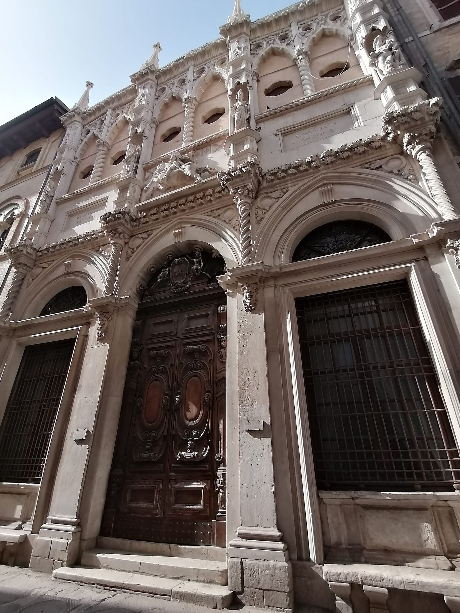 Loggia dei Mercanti (Ancona)