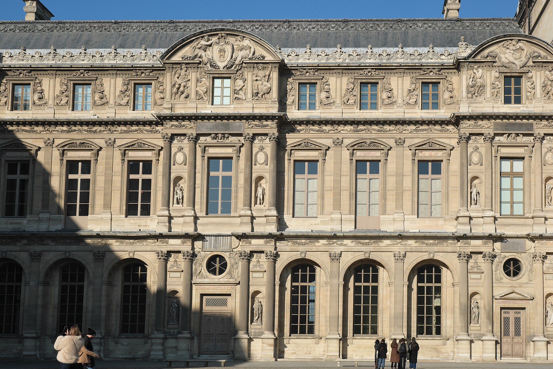 Louvre – aile Lescot (Paris (1er)) Louvre – aile Lescot — château à Paris (1er), Paris, intérieur, classé mh