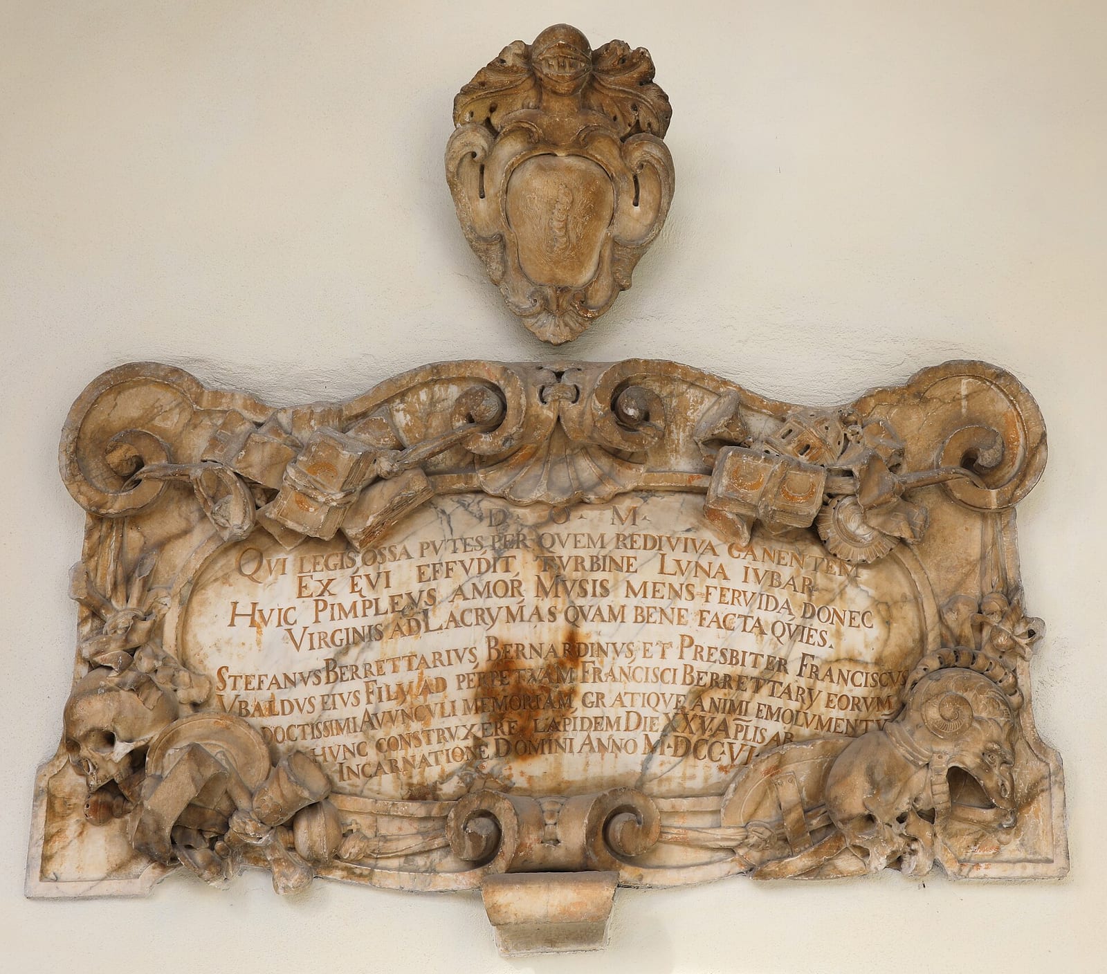 Vue de Le sanctuaire de la Madonna delle Lacrime à Trevi