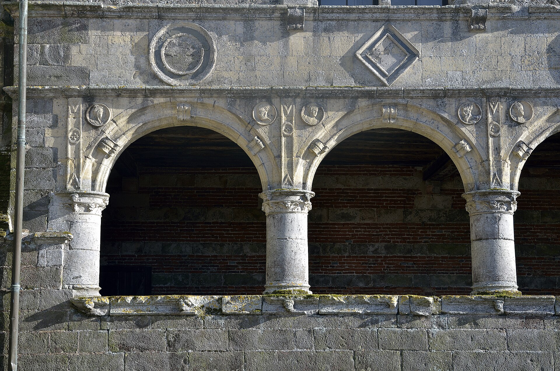 Manoir d'Ango (Varengeville-sur-Mer) Manoir d'Ango — château à Varengeville-sur-Mer, Seine-Maritime, intérieur, classé mh