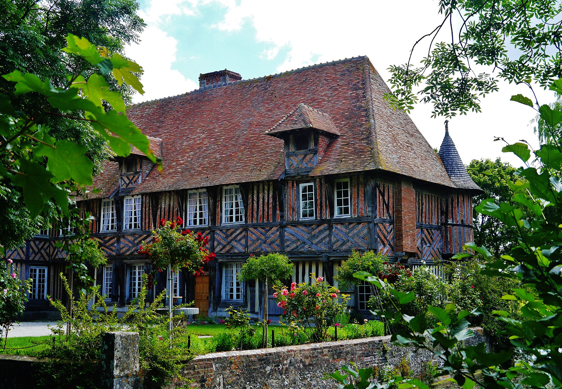 Manoir de Coupesarte (Coupesarte) Manoir de Coupesarte — château à Coupesarte, Calvados, vue de nuit, classé mh