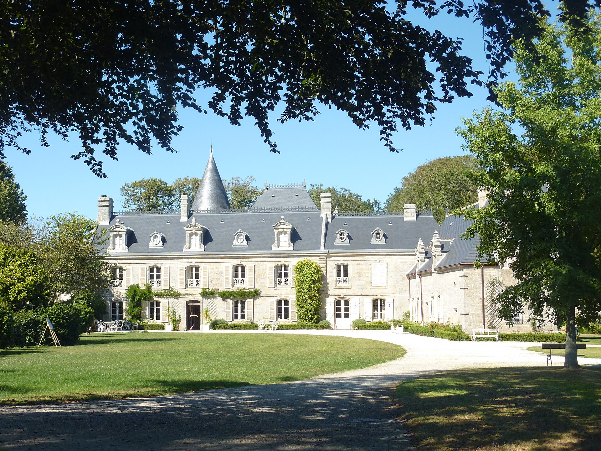 Manoir de Kerazan (Loctudy) Manoir de Kerazan — château à Loctudy, Finistère, façade, classé mh