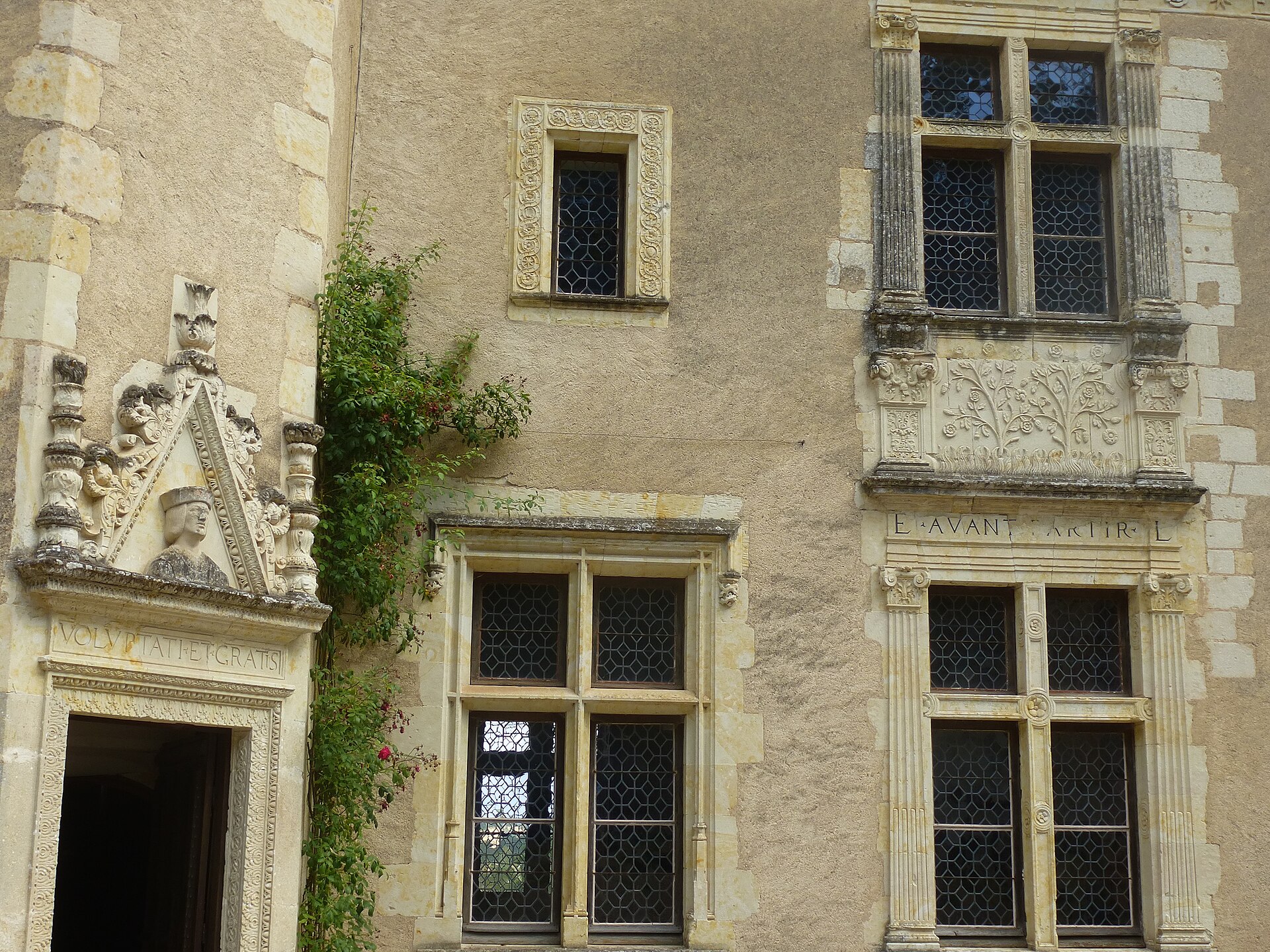 Manoir de la Possonnière (Couture-sur-le-Loir) Manoir de la Possonnière — château à Couture-sur-le-Loir, Loir-et-Cher, façade, classé mh