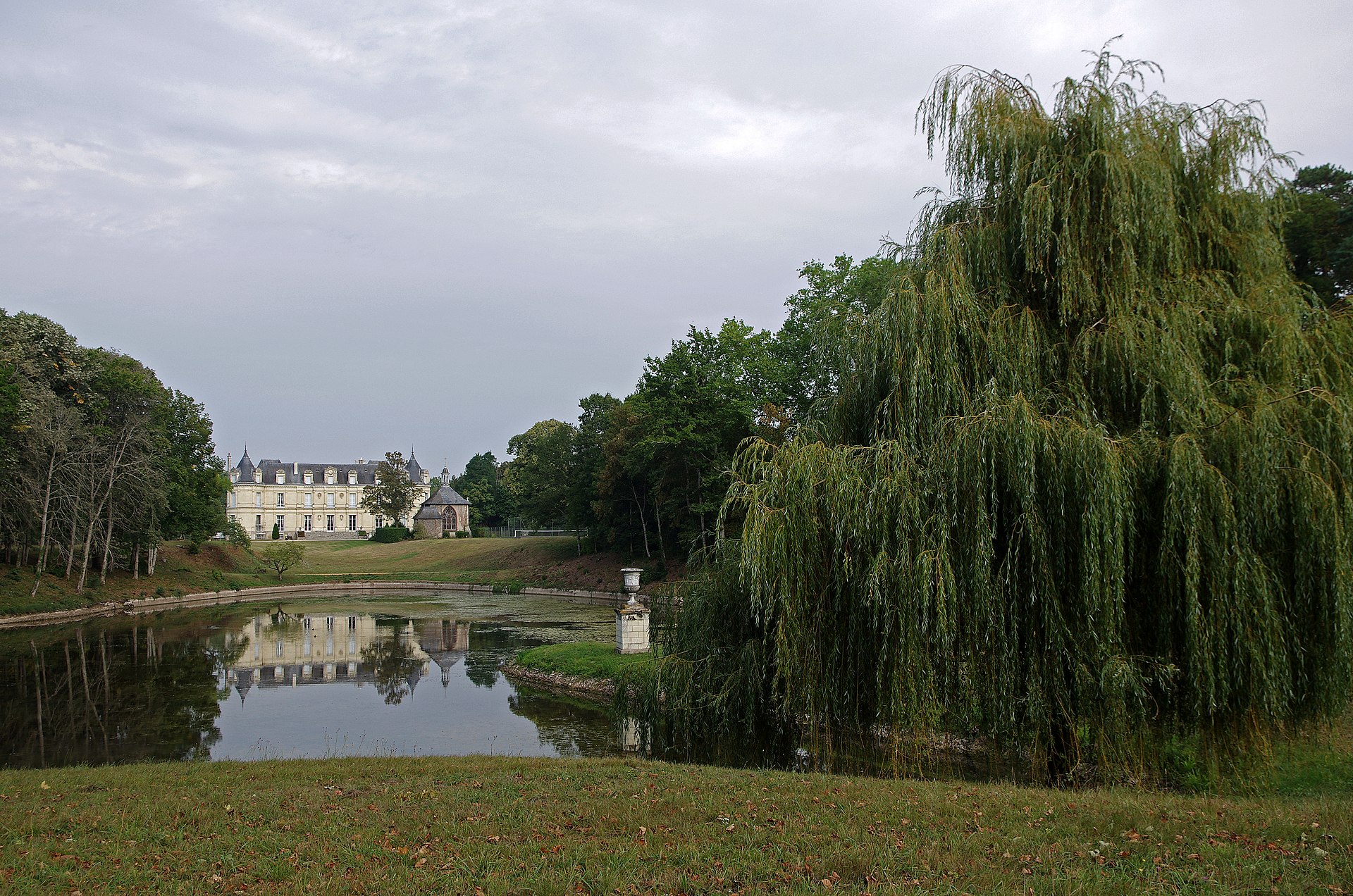 Manoir de Luynes — château à Luynes, Indre-et-Loire, façade, classé mh