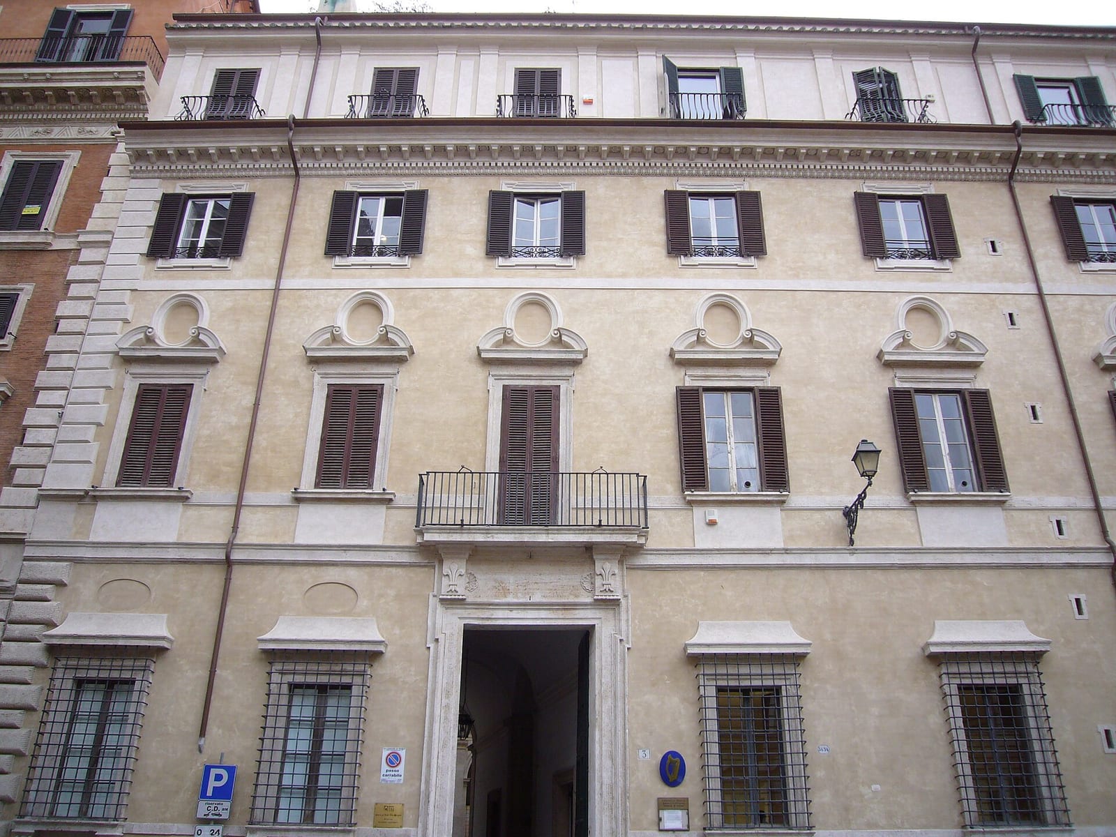 Le Palais Capizucchi dans son environnement