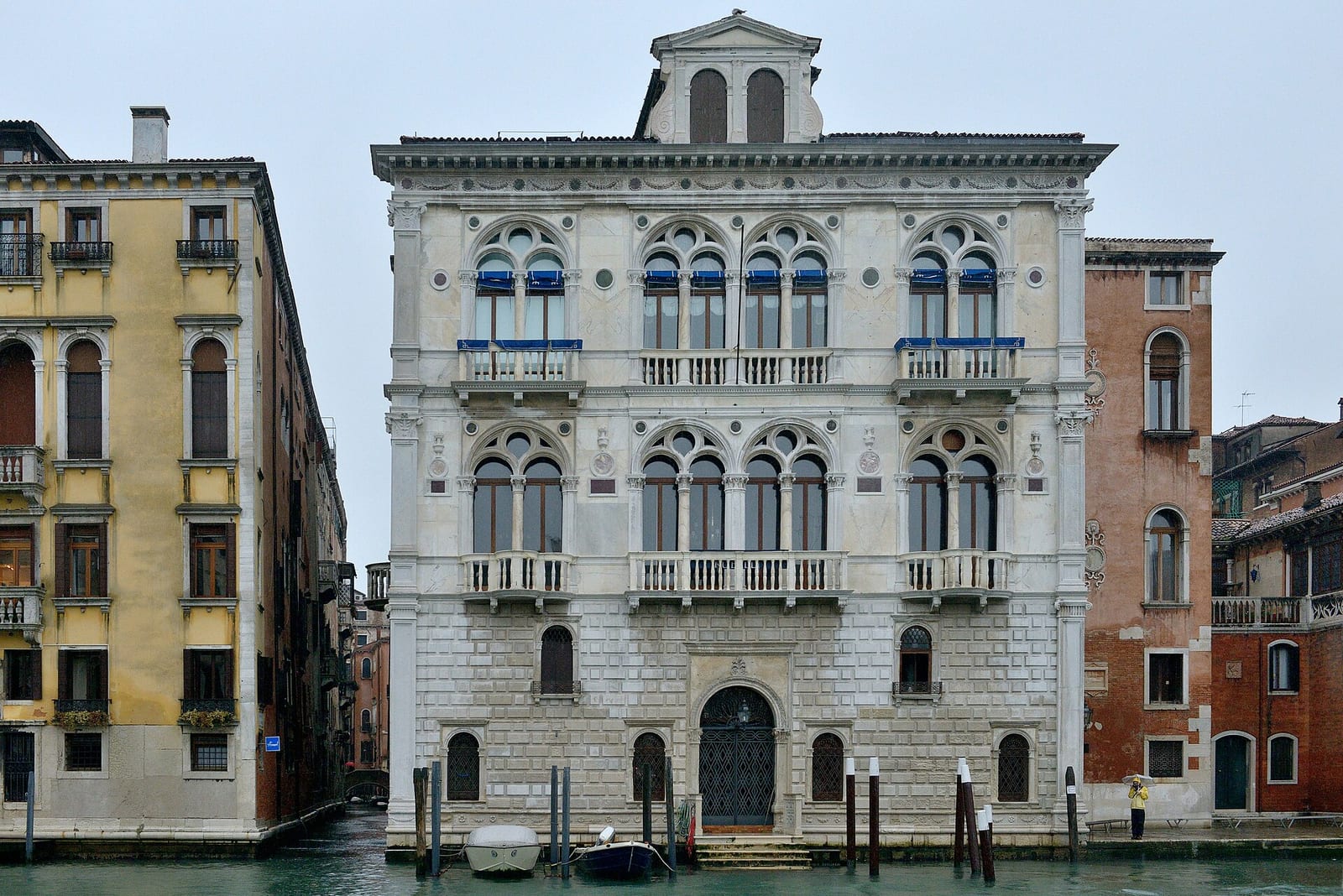 Façade de Le Palais Corner Spinelli