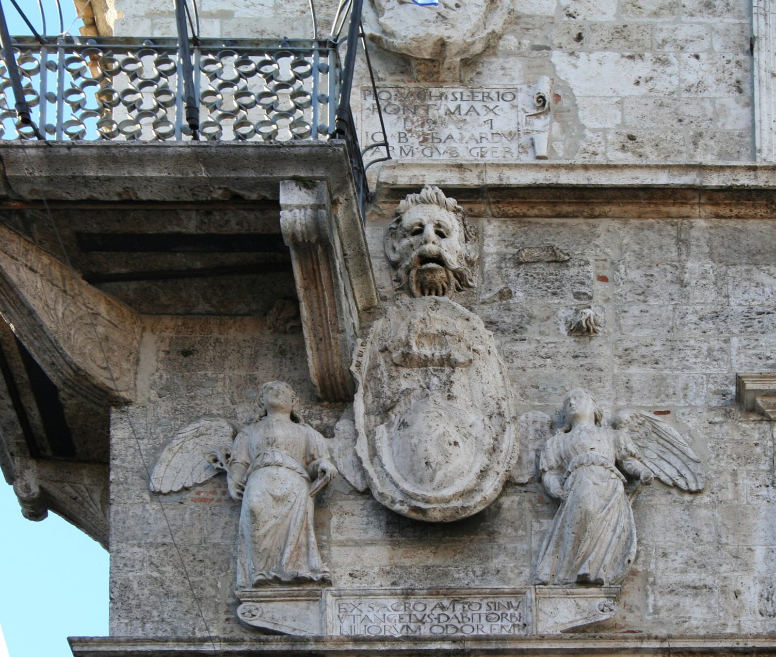 Façade de La Piazza del Popolo à Ascoli Piceno