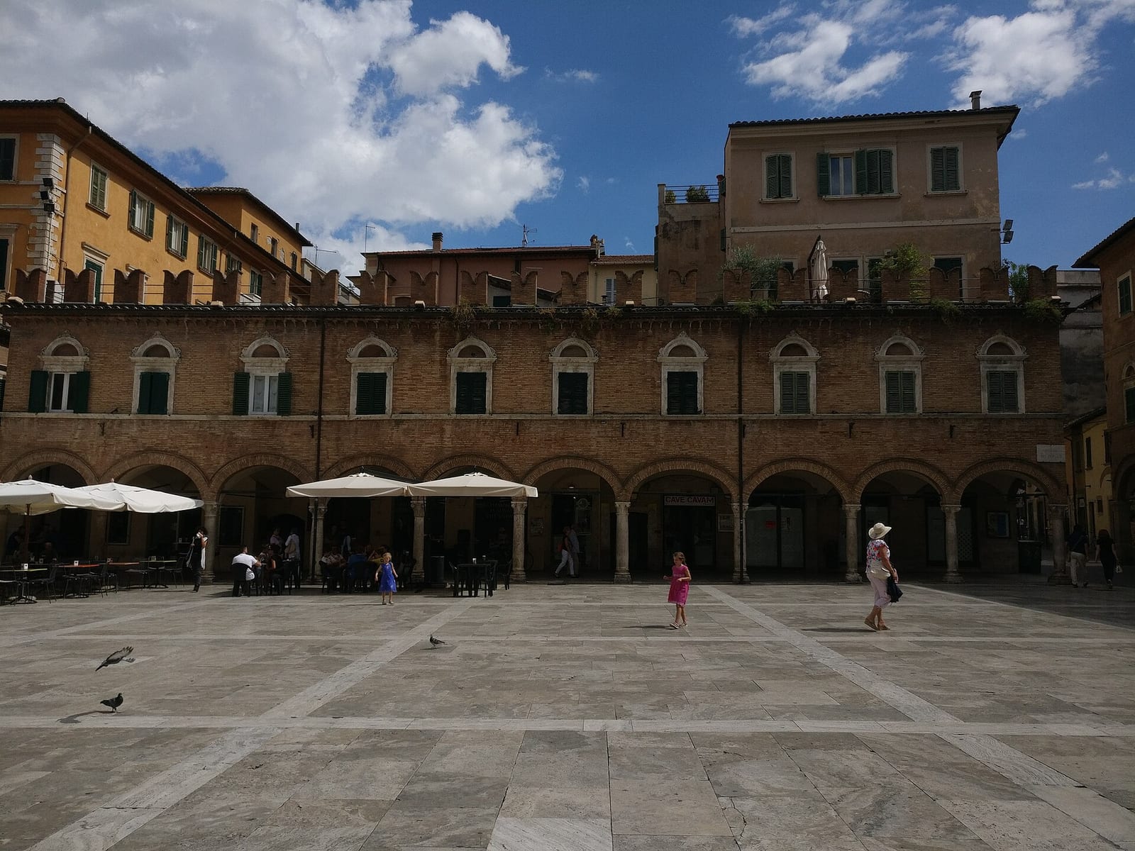 Vue de La Piazza del Popolo à Ascoli Piceno