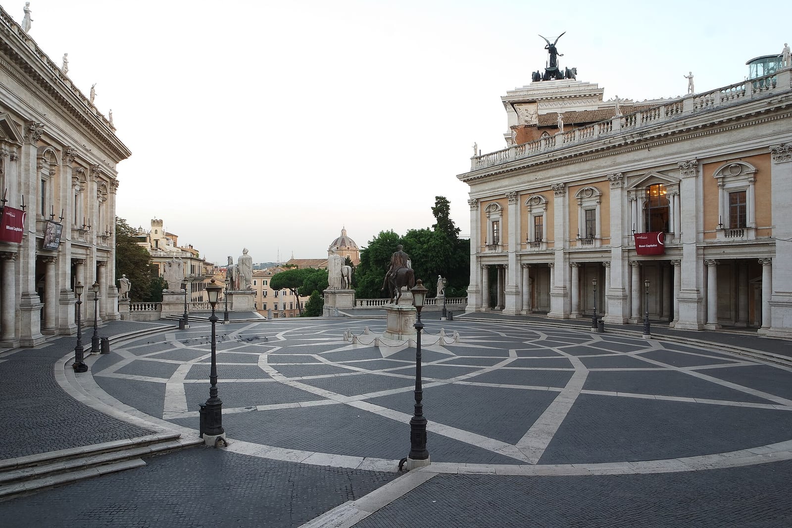 La Place du Capitole dans son environnement