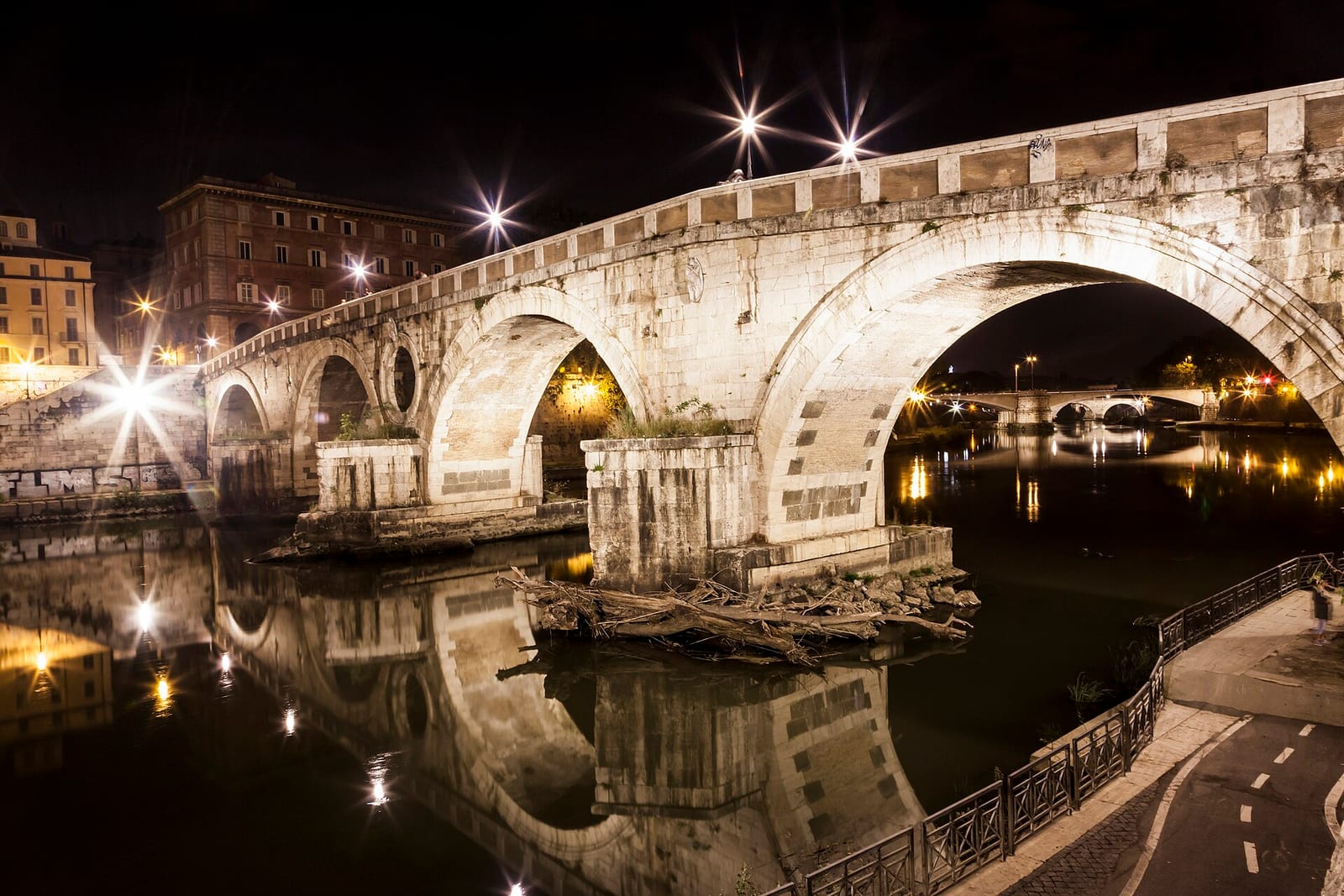 Le Ponte Sisto dans son environnement