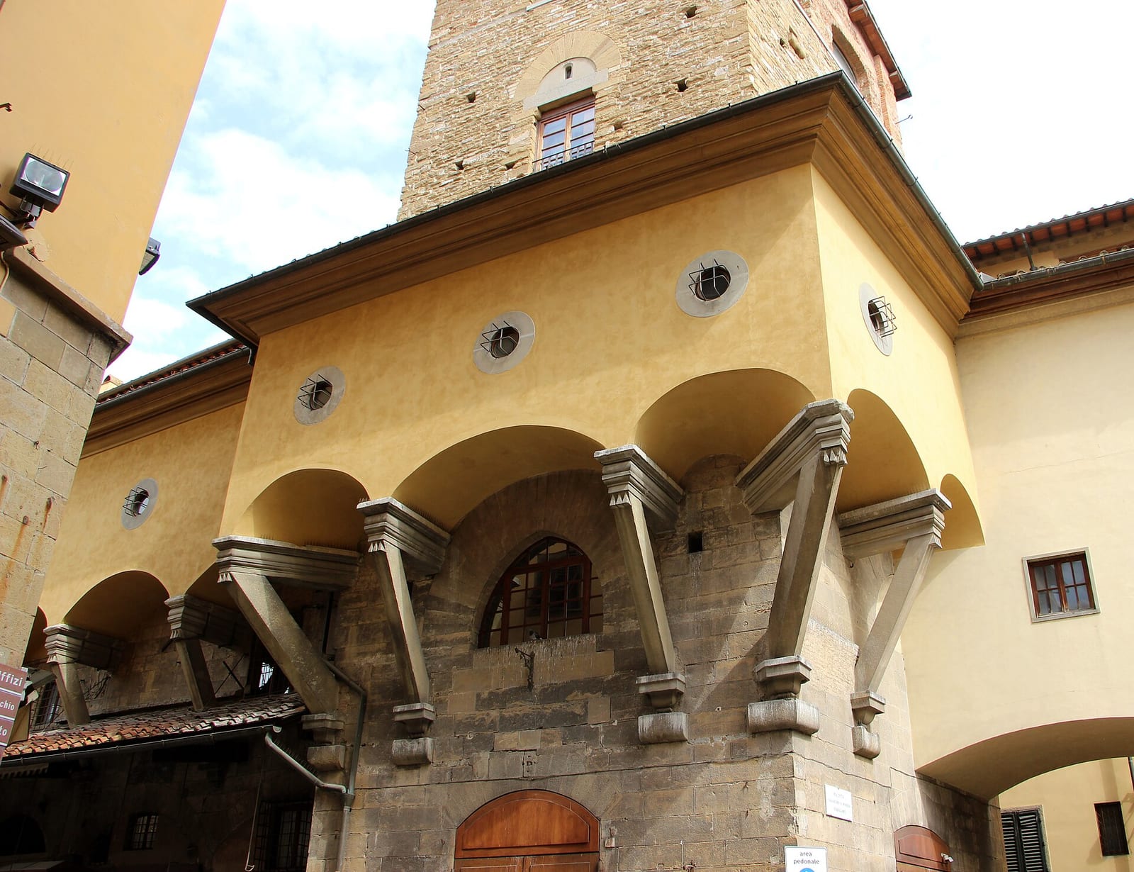 Le Ponte Vecchio dans son environnement