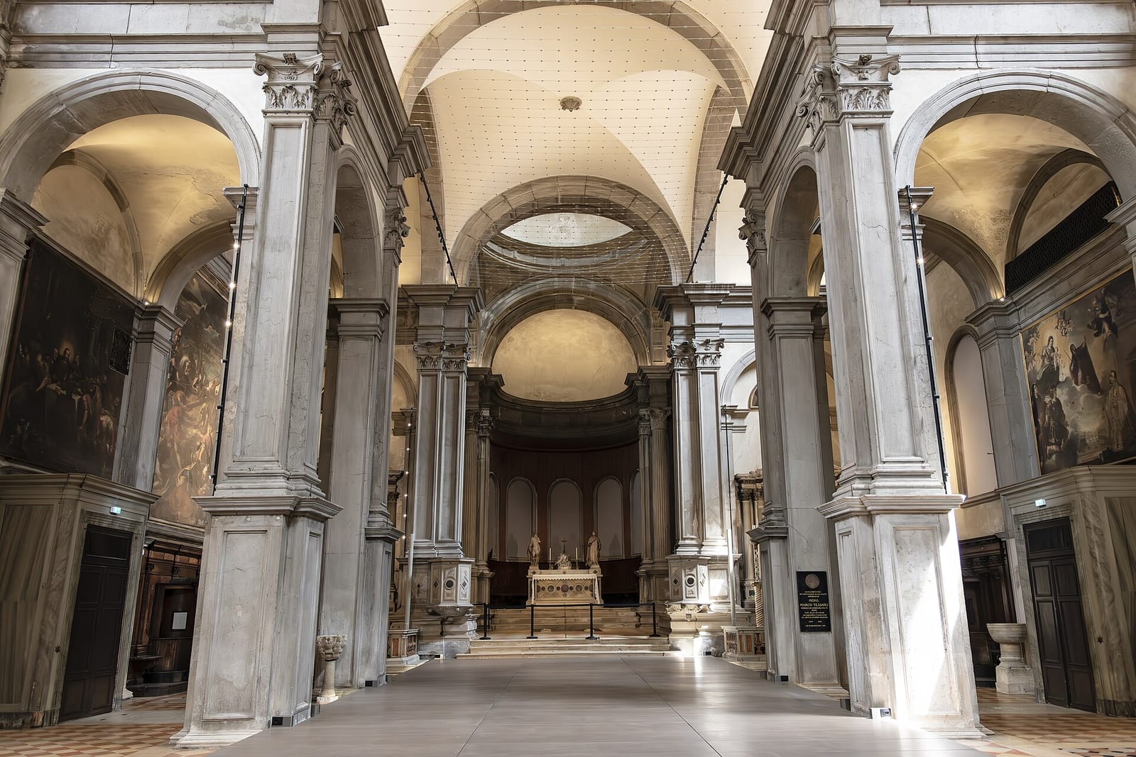 Intérieur de L'église San Fantin