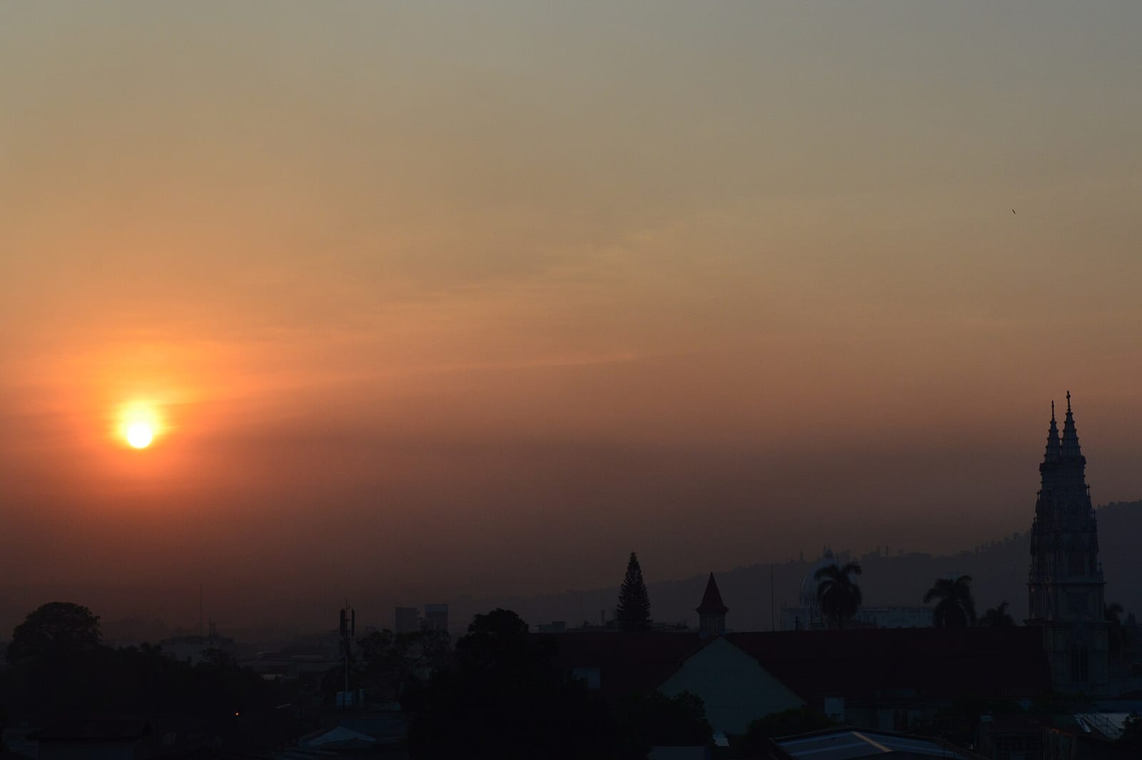 L'église San Salvador dans son environnement
