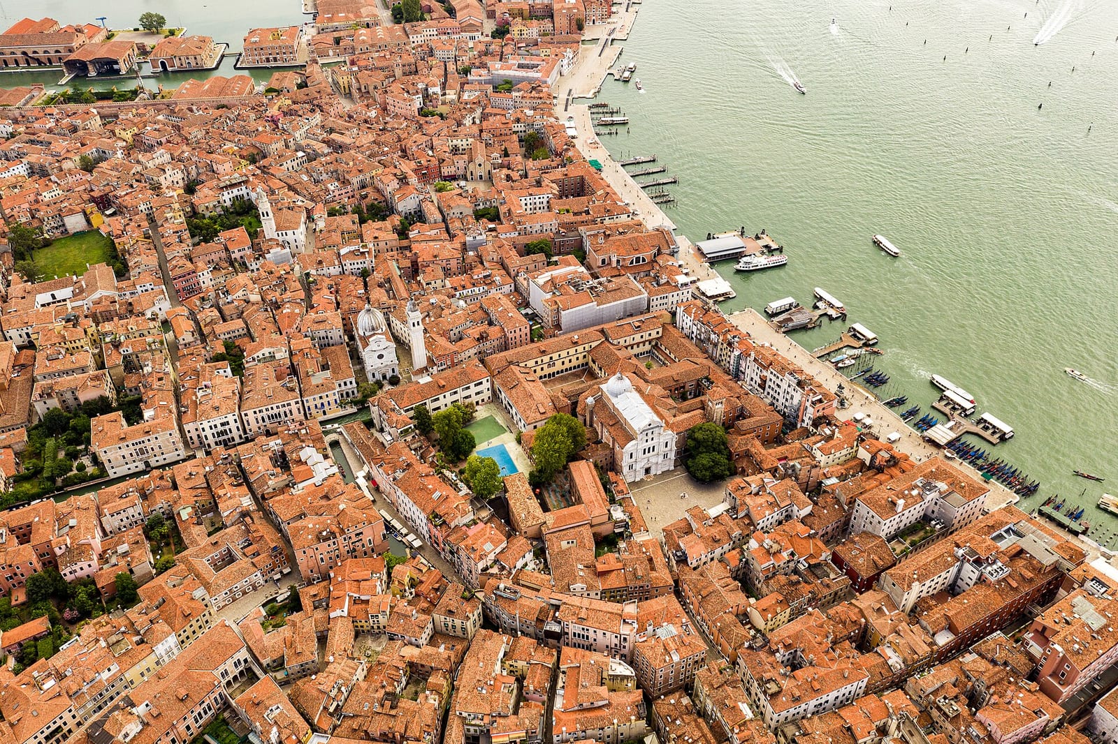L'église San Zaccaria dans son environnement