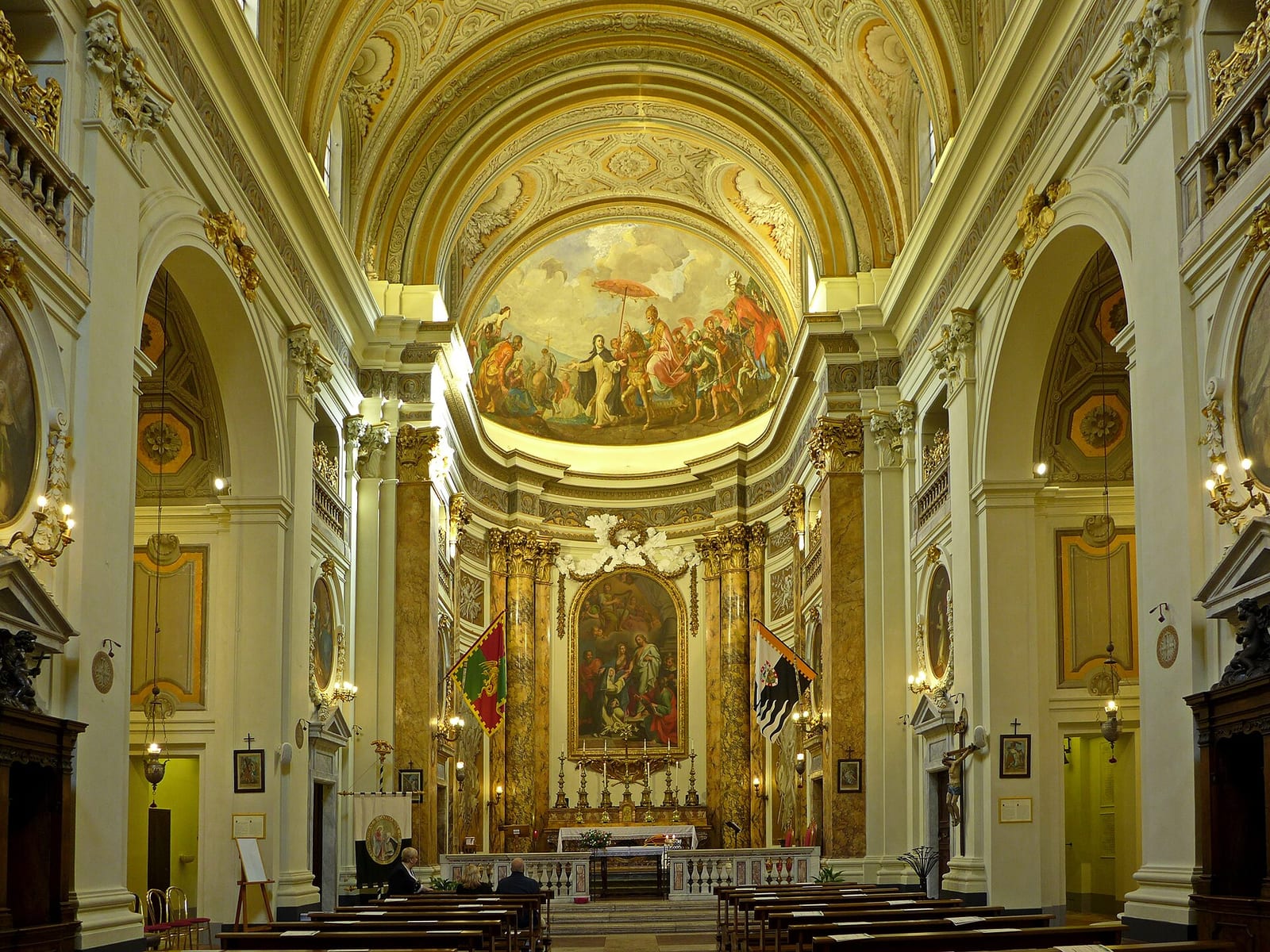 Intérieur de Sainte-Catherine-de-Sienne de la Via Giulia