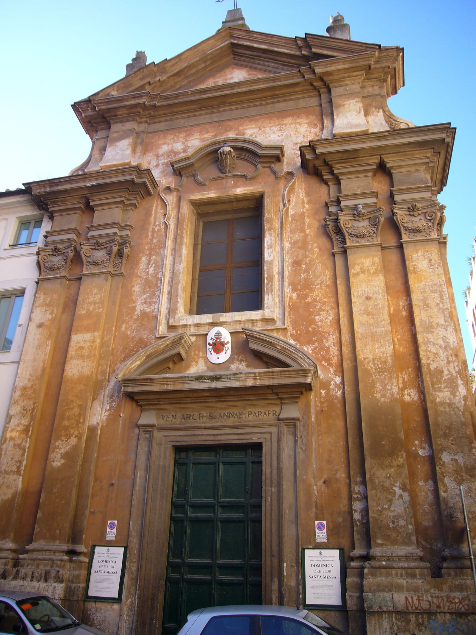 Vue de L'église Santa Caterina della Rota