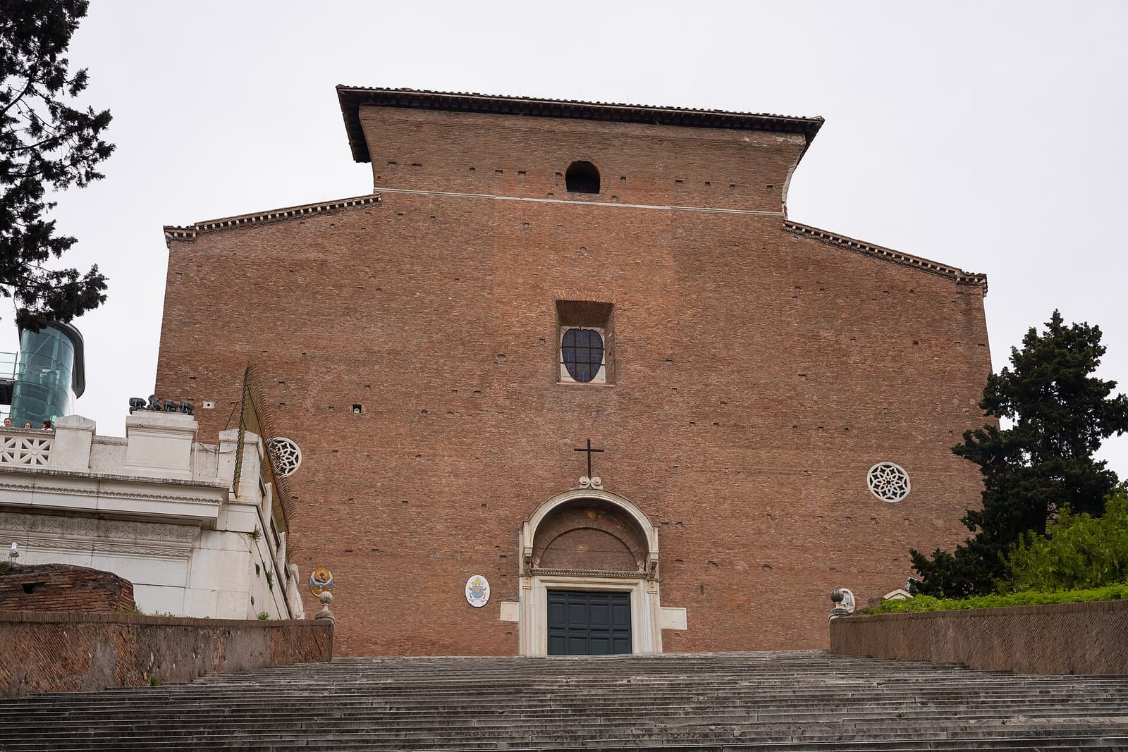 Façade de Sainte-Marie-de-la-Paix