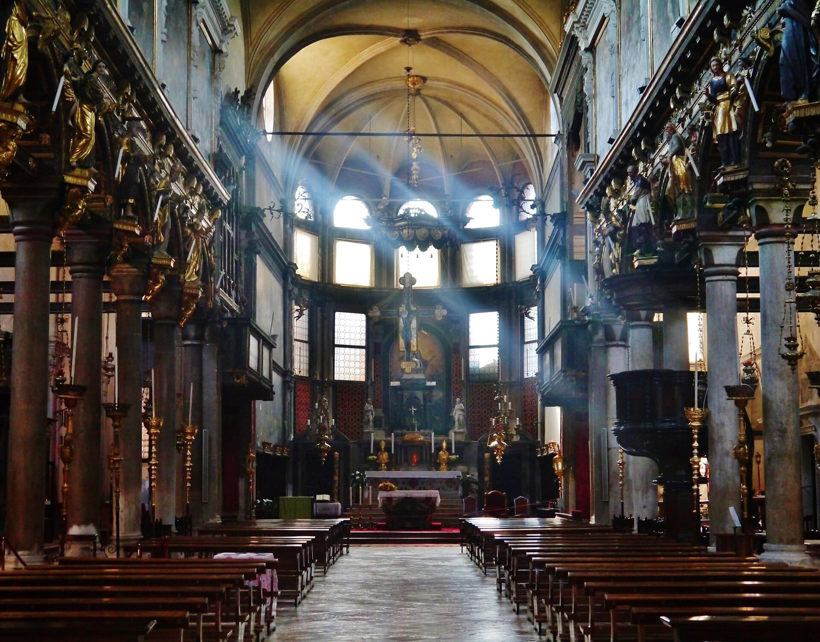 Intérieur de L'église Santa Maria dei Carmini