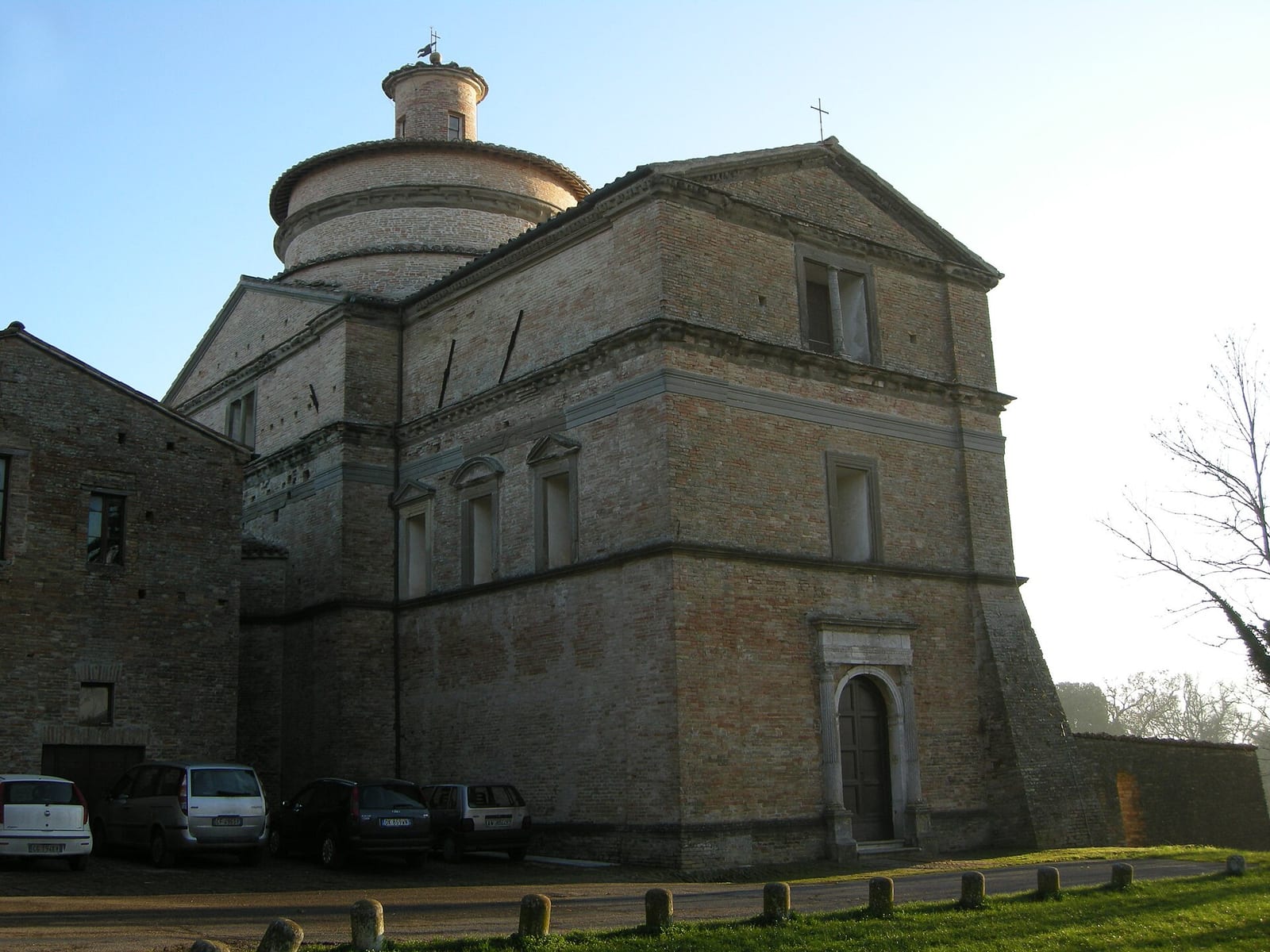 Façade de San Bernardino (Mausolée des Ducs)