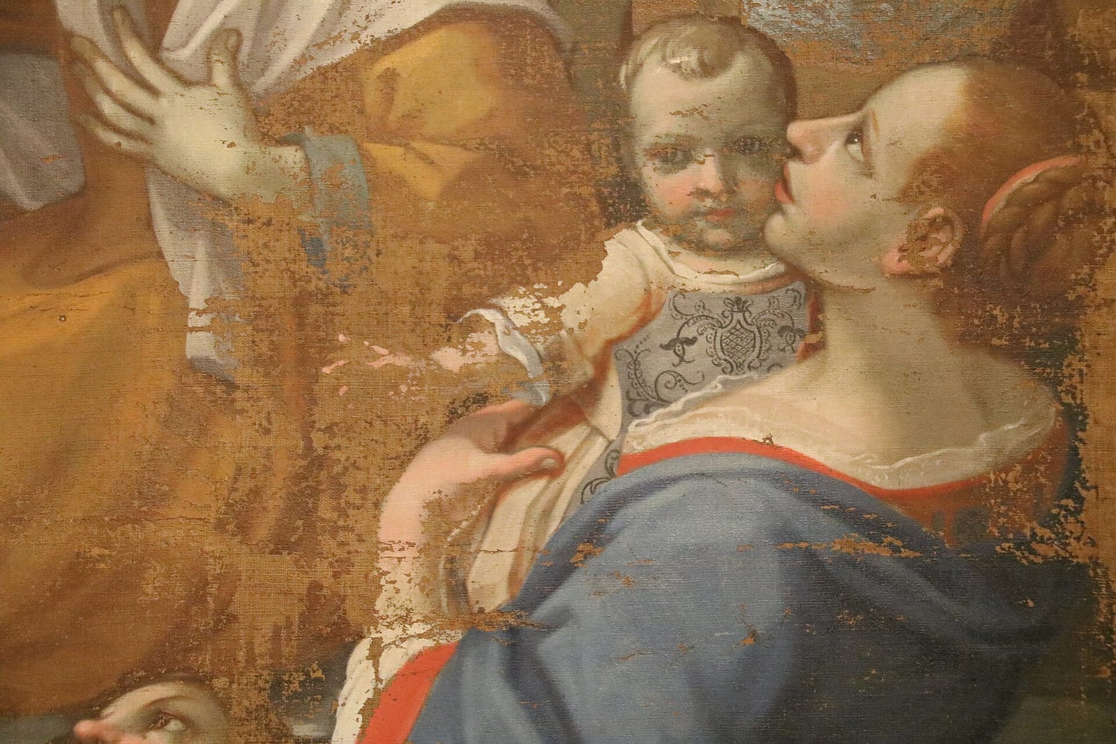 L'église San Francesco de Montefalco dans son environnement