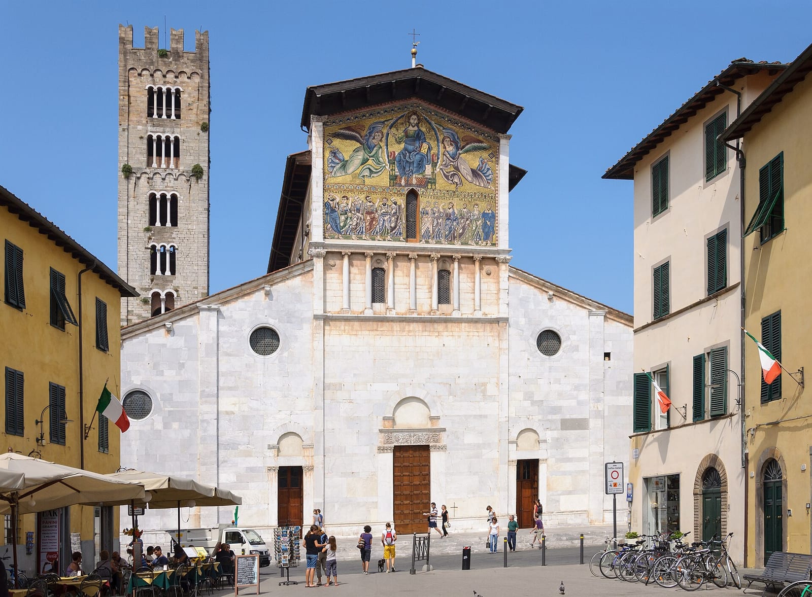 Façade de La basilique San Frediano à Lucques