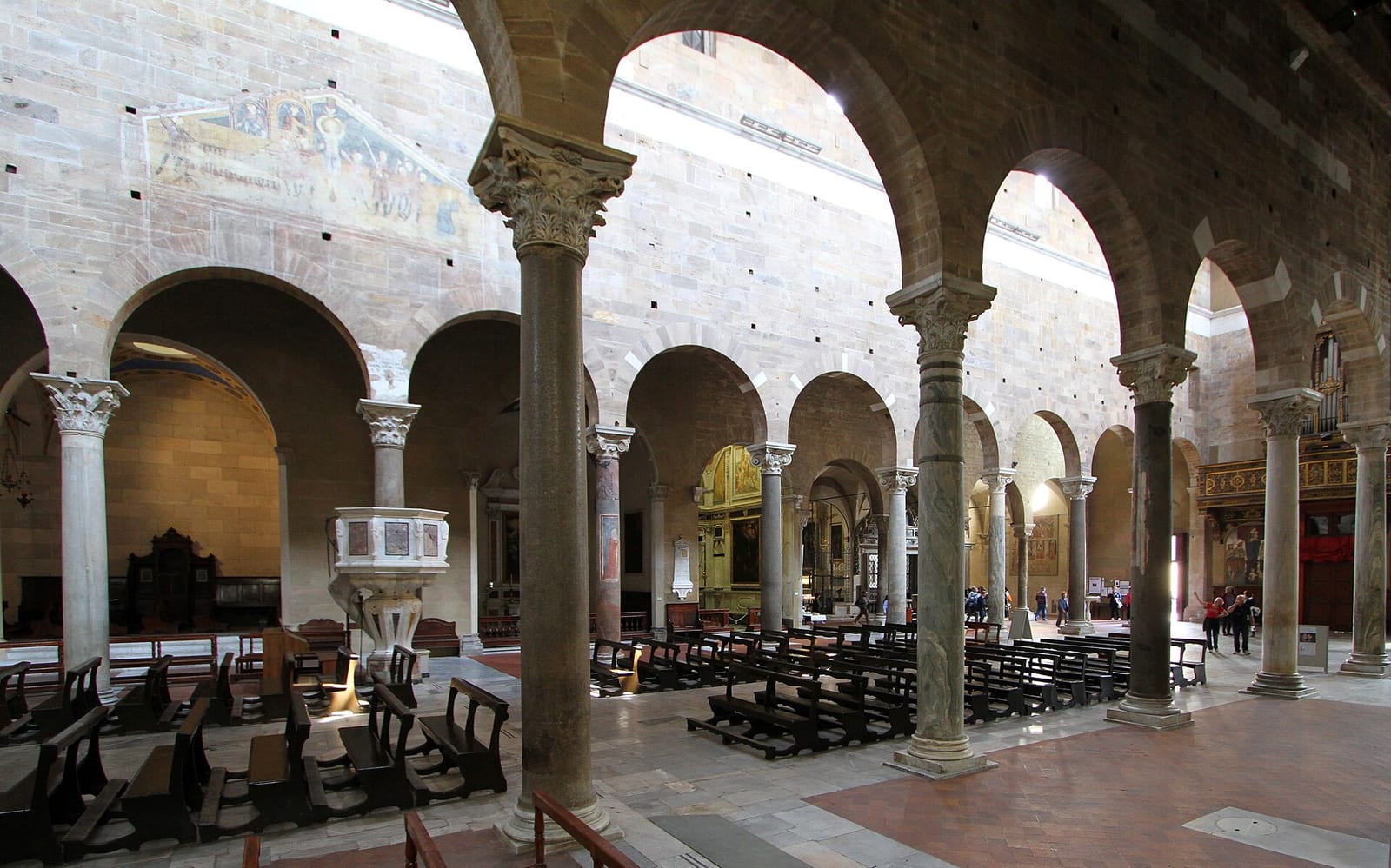 Intérieur de La basilique San Frediano à Lucques