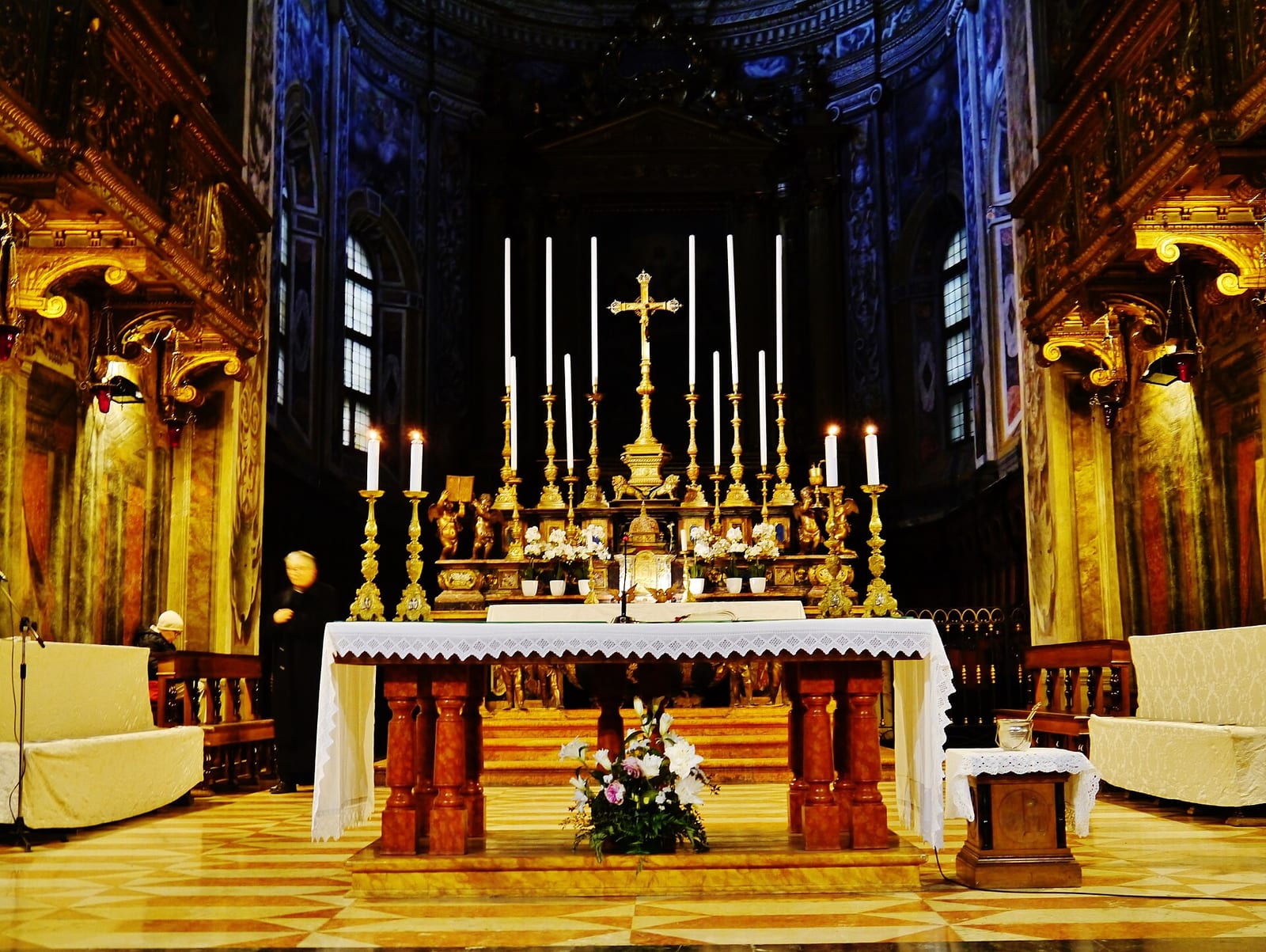 Intérieur de L'église San Giovanni Evangelista à Parme