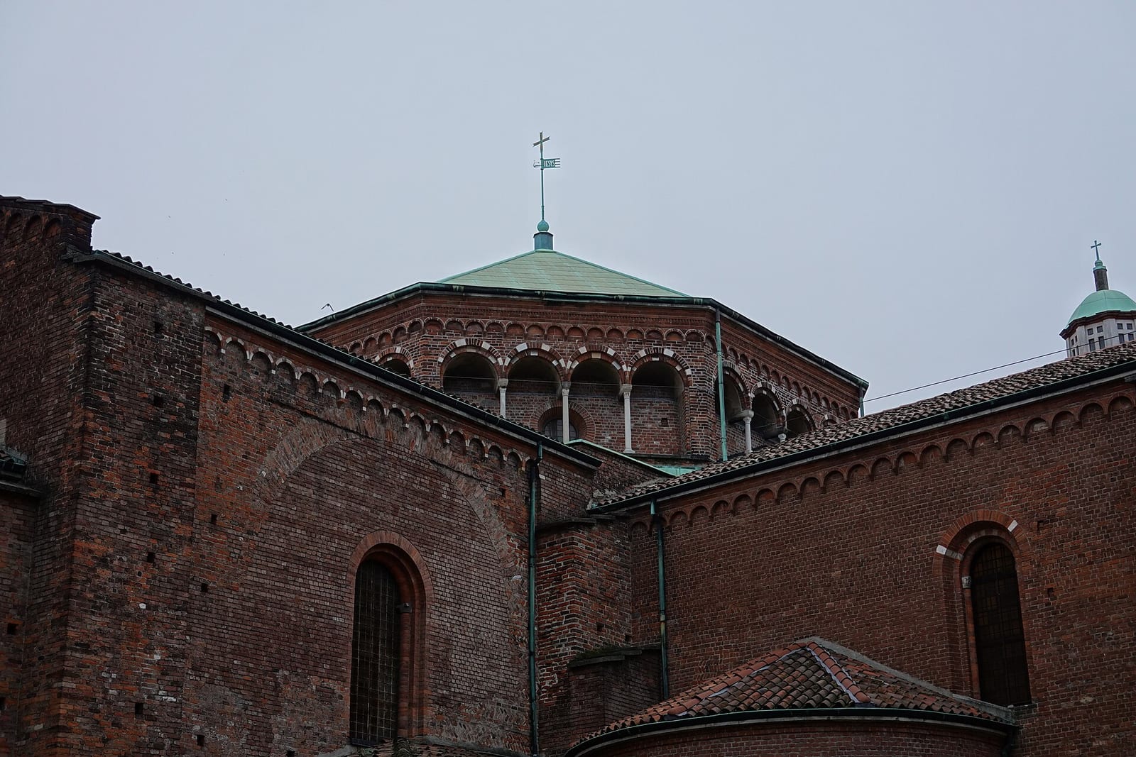 Vue de San Nazaro in Brolo et la Cappella Trivulzio (Milan)