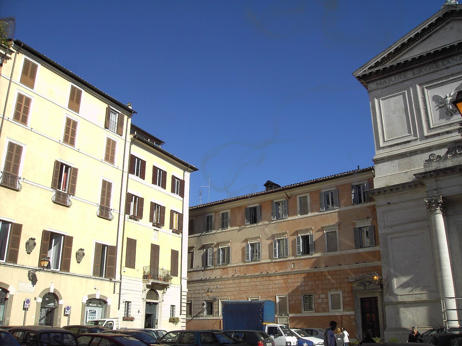 L'église San Salvatore in Lauro dans son environnement