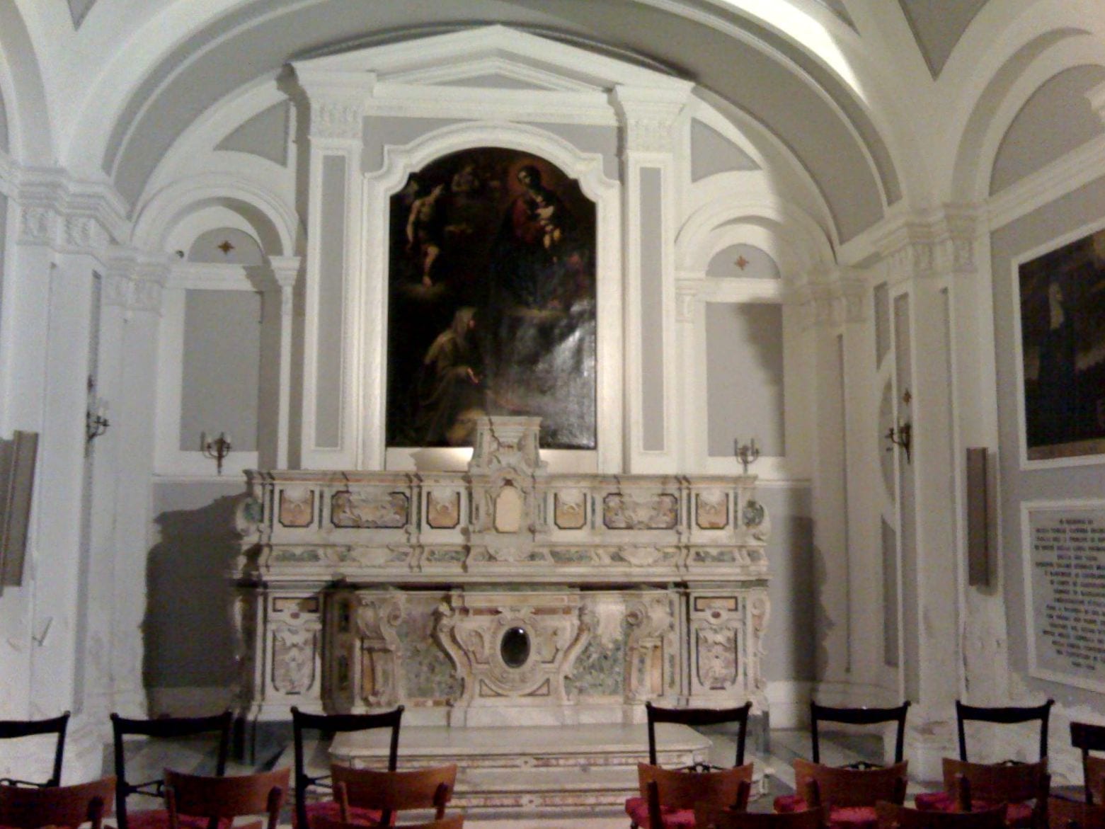 Intérieur de L'église Sant'Angelo a Nilo à Naples