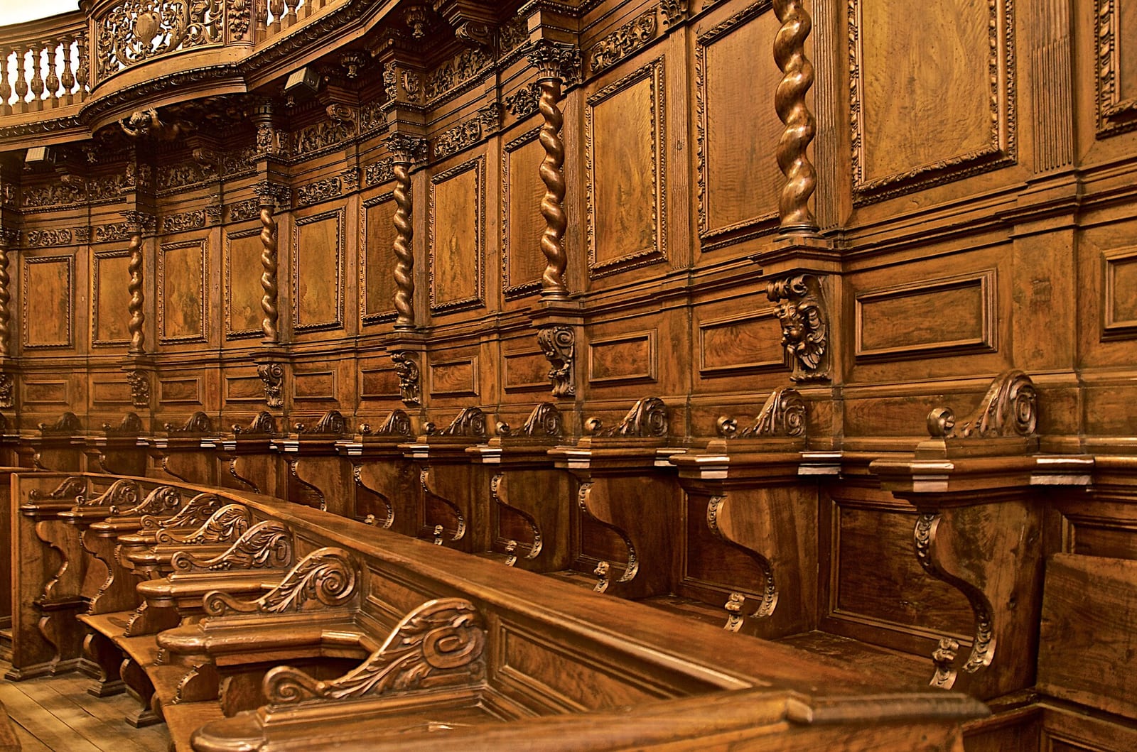 Intérieur de La basilique Santa Maria degli Angeli à Assise