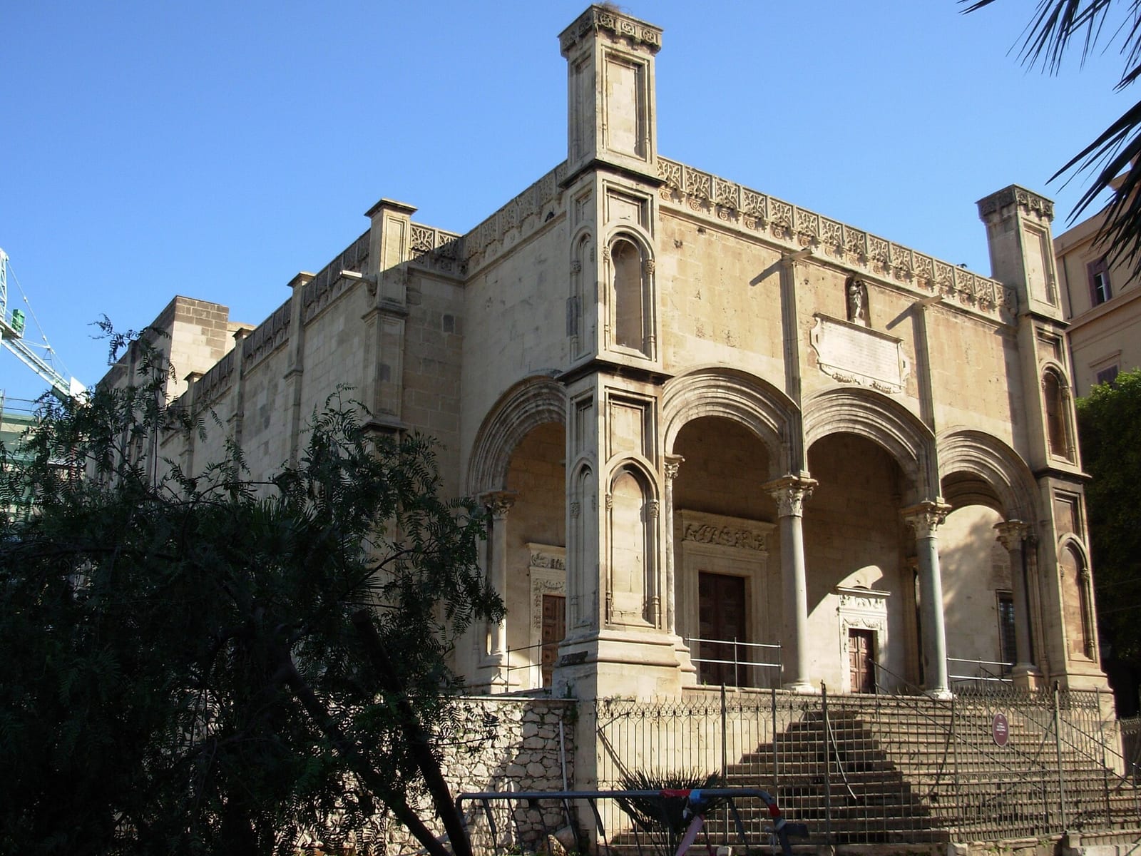 Façade de L'église Santa Maria della Catena à Palerme