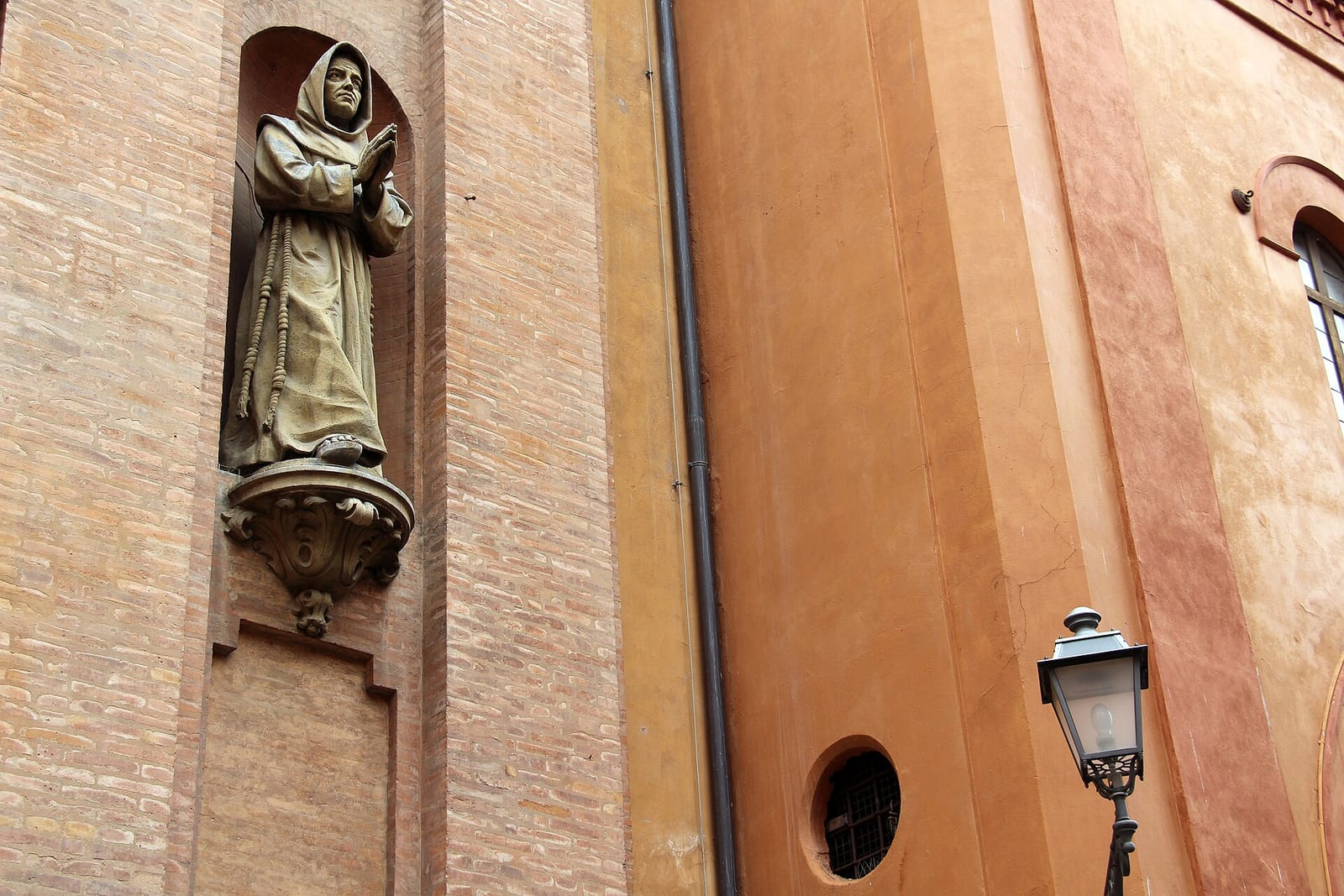 Détail de Santa Maria della Vita à Bologne (le Compianto de Niccolò dell'Arca)