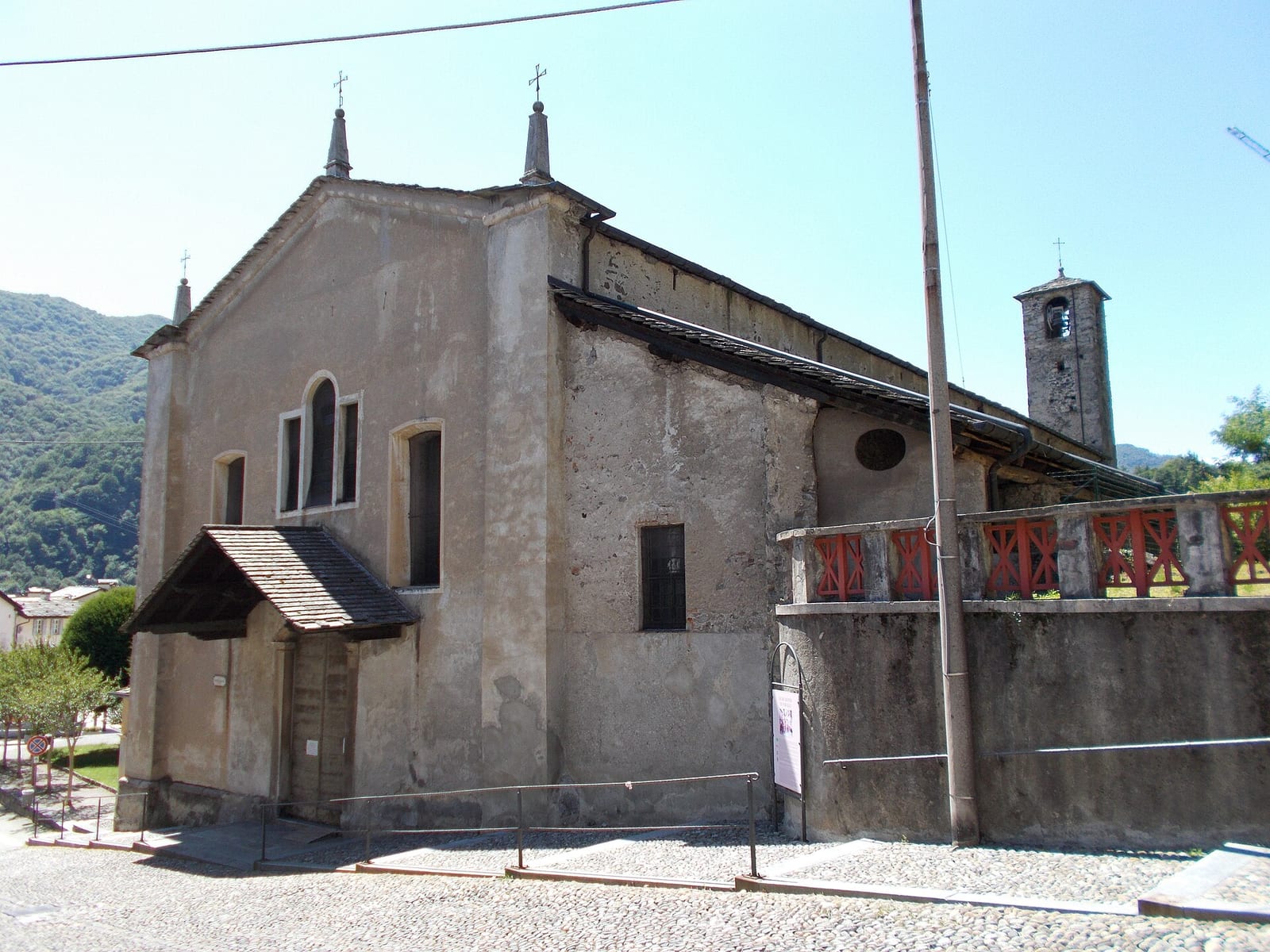 Santa Maria delle Grazie à Varallo (la Parete Gaudenziana) dans son environnement