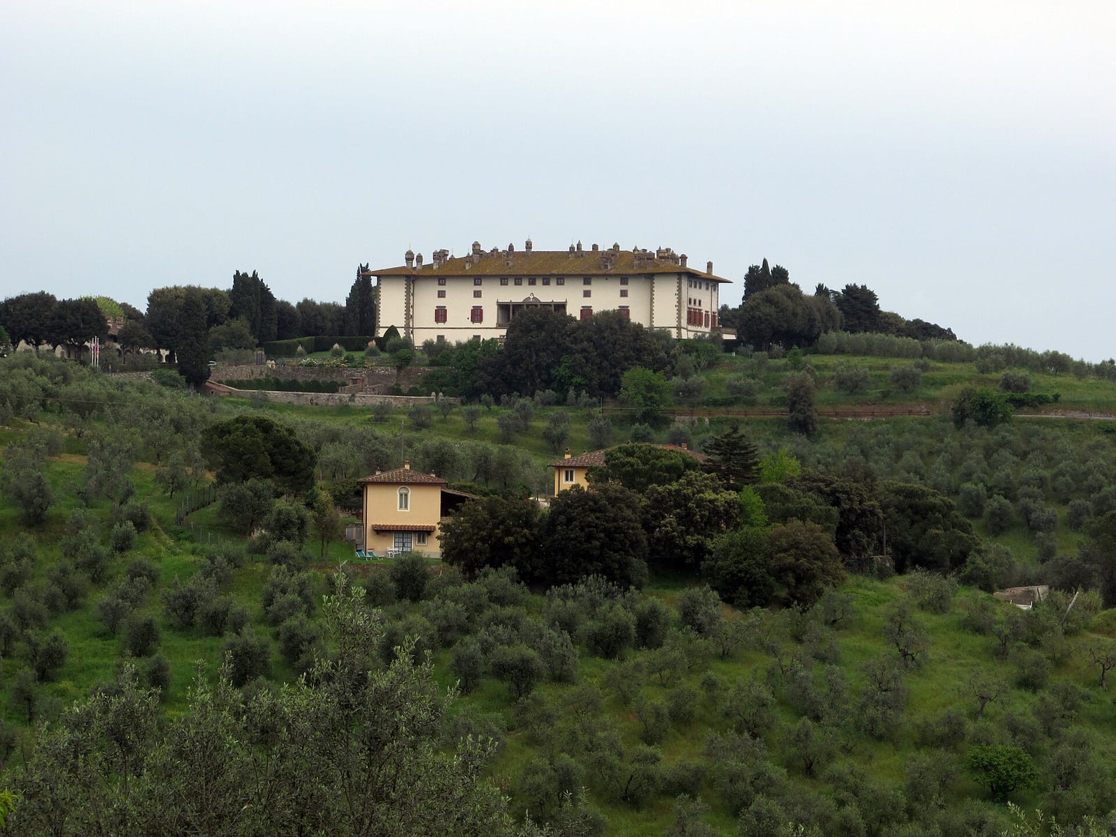 La Villa Médicis d'Artimino (La Ferdinanda) dans son environnement
