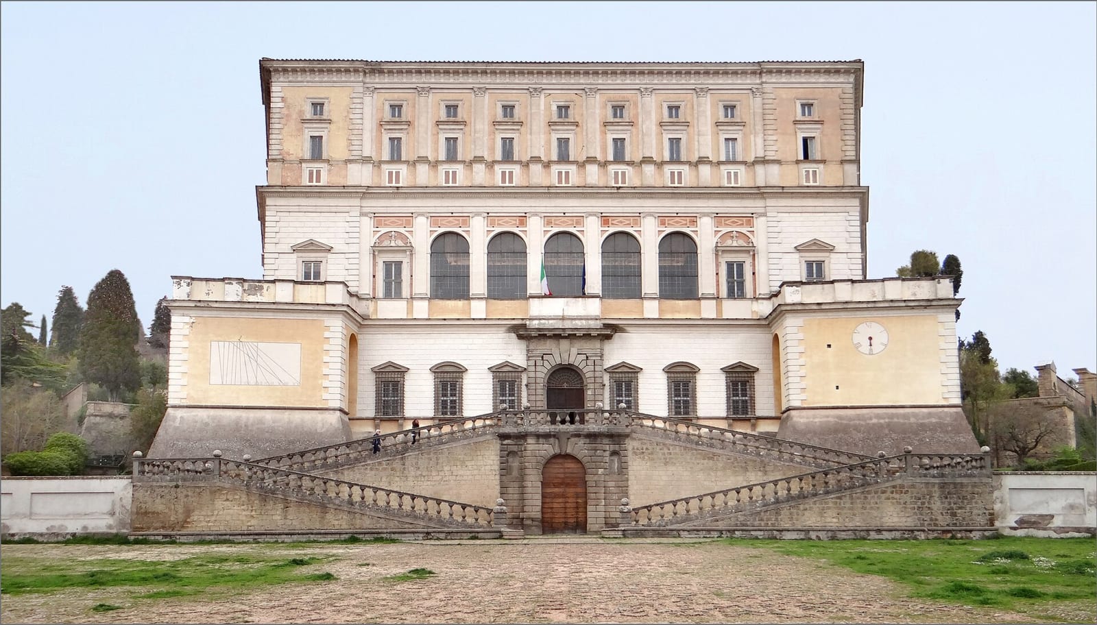 Façade de La Villa Farnèse de Caprarola