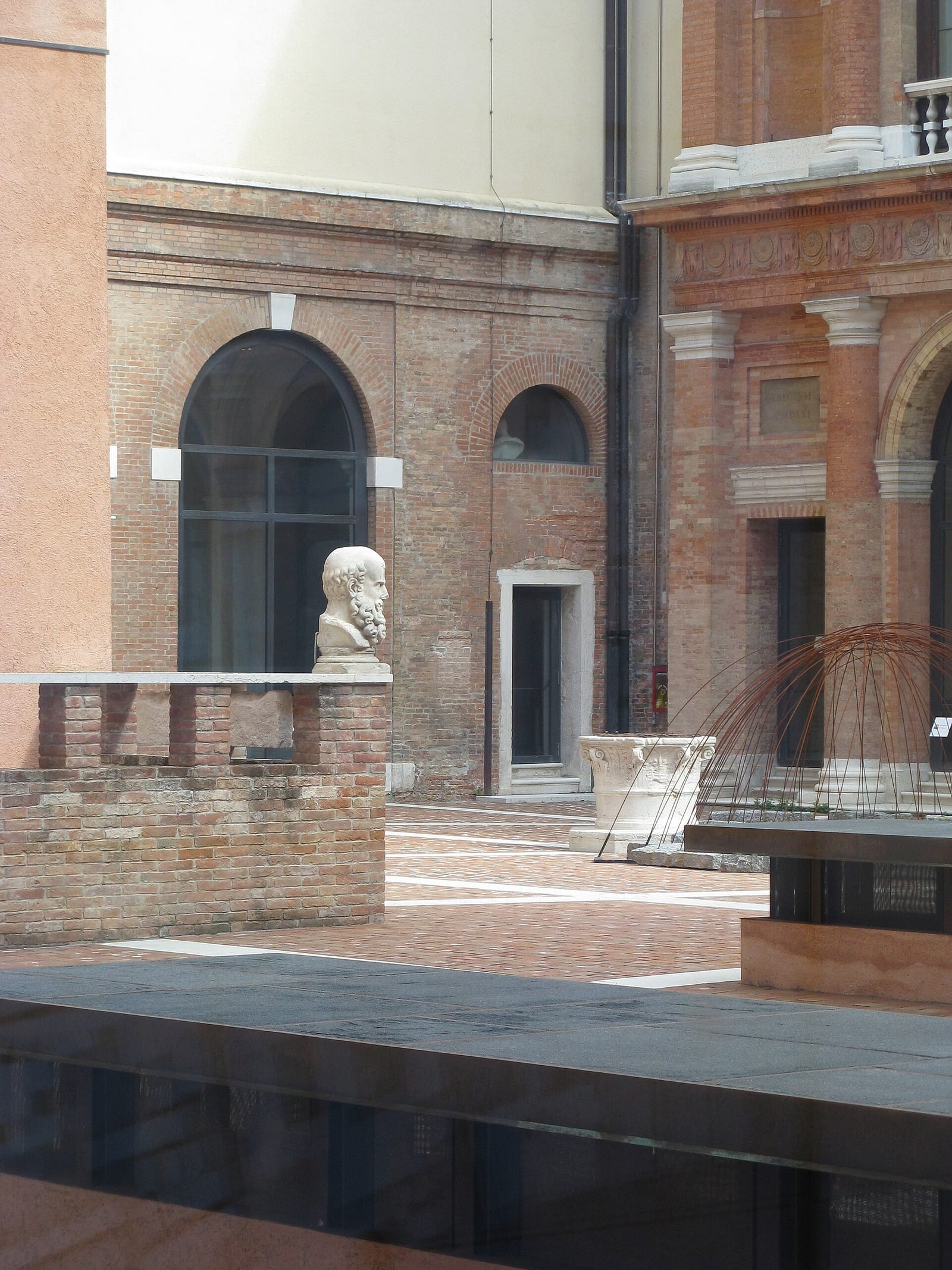 Les Gallerie dell'Accademia dans son environnement