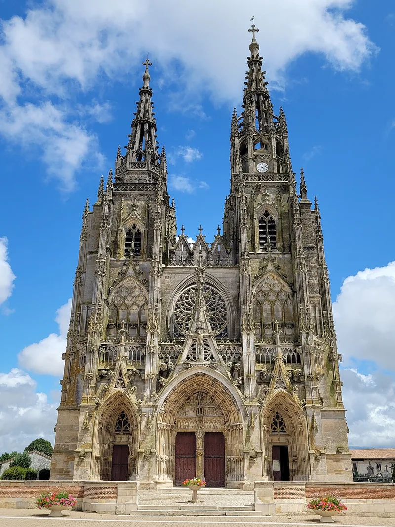Basilique Notre-Dame de l'Épine — édifice religieux à L'Épine (Marne (51)) (51), monument historique (Classé MH)