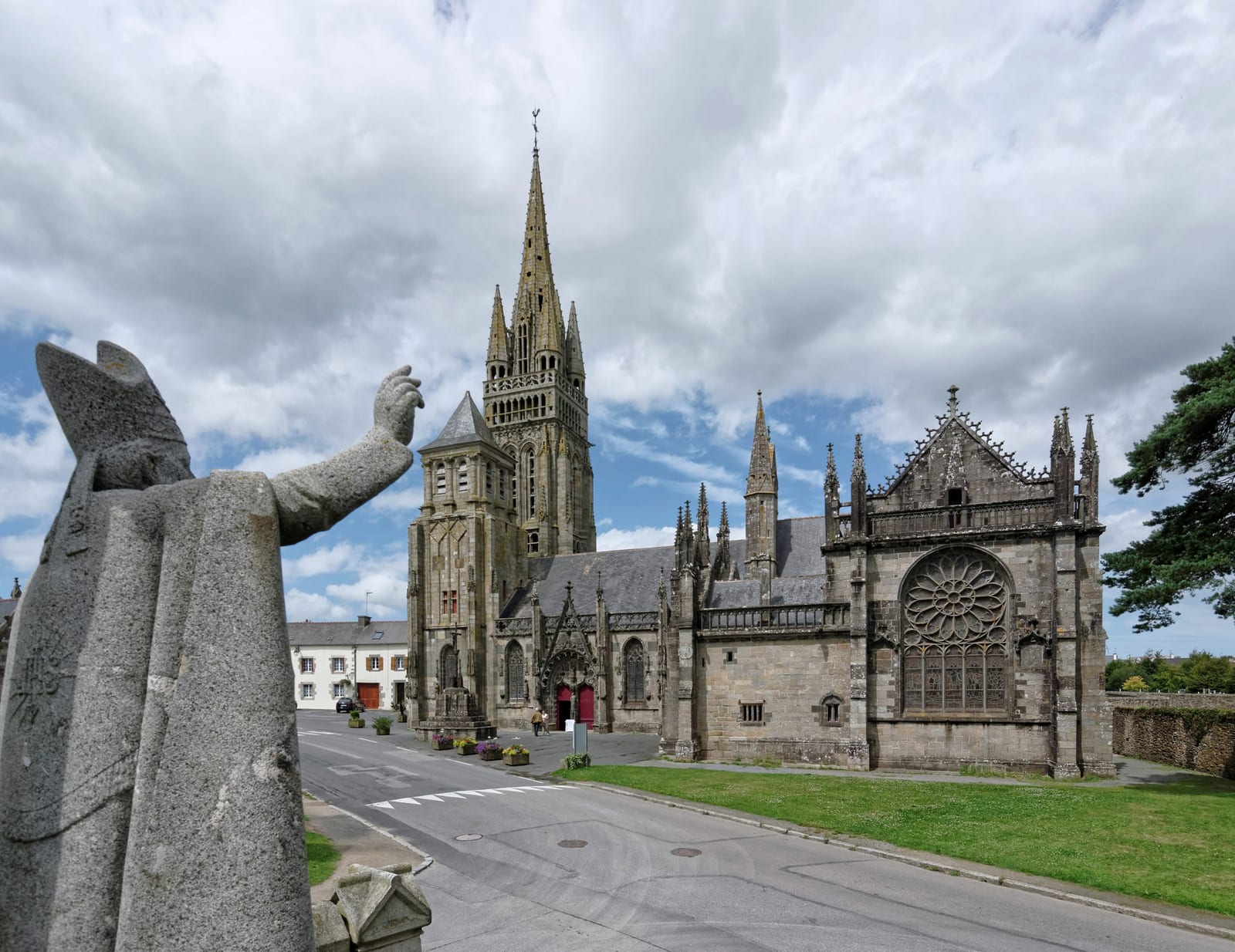 Basilique Notre-Dame du Folgoët — édifice religieux à Le Folgoët (Finistère (29)) (29), monument historique (Classé MH) — vue 2
