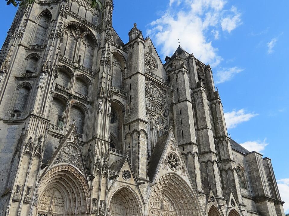 Cathédrale de Bourges — édifice religieux à Centre-Val de Loire (18) — vue 4