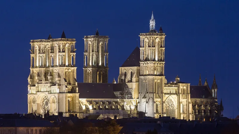 Cathédrale Notre-Dame de Laon — édifice religieux à Laon (Aisne (02)) (02), monument historique (Classé MH)