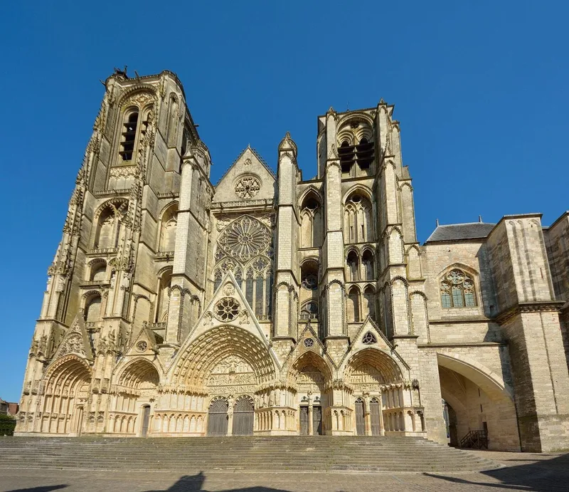 Cathédrale Saint-Étienne de Bourges — édifice religieux à Bourges (Cher (18)) (18), monument historique (Classé MH)