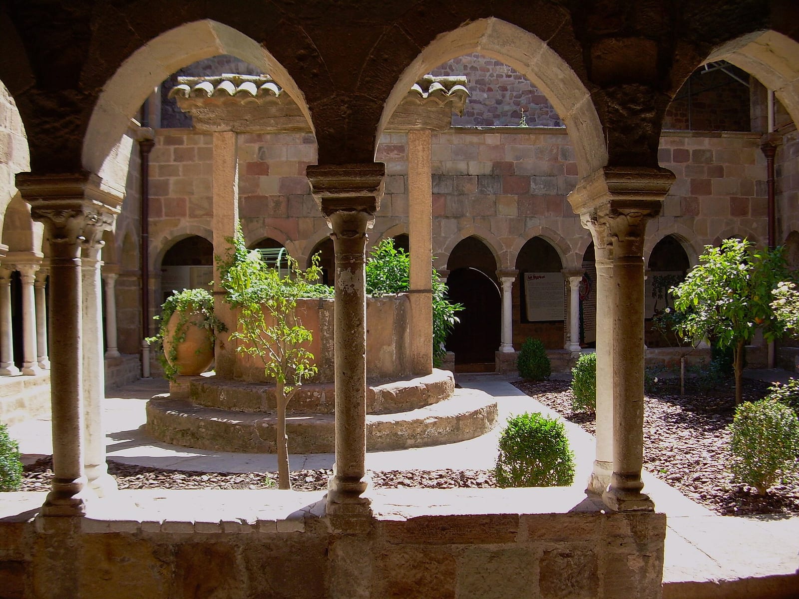 Cathédrale Saint-Léonce de Fréjus — édifice religieux à Fréjus (Var (83)) (83), monument historique (Classé MH) — vue 2