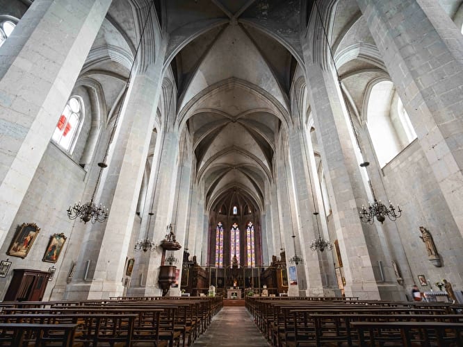Cathédrale Saint-Pierre-Saint-Paul de Saint-Claude — édifice religieux à Saint-Claude (Jura (39)) (39), monument historique (Classé MH) — vue 2