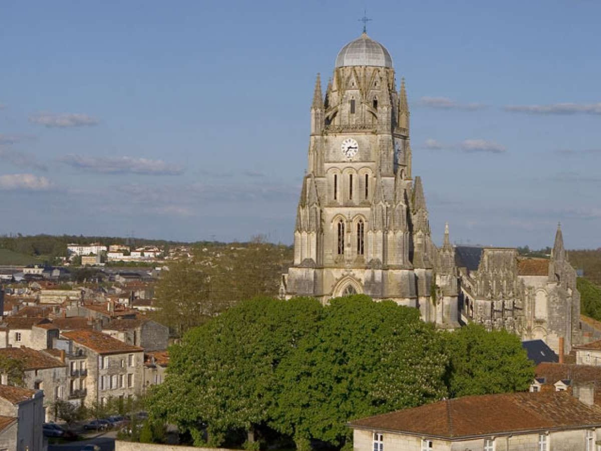 Cathédrale Saint-Pierre de Saintes — édifice religieux à Saintes (Charente-Maritime (17)) (17), monument historique (Classé MH) — vue 2