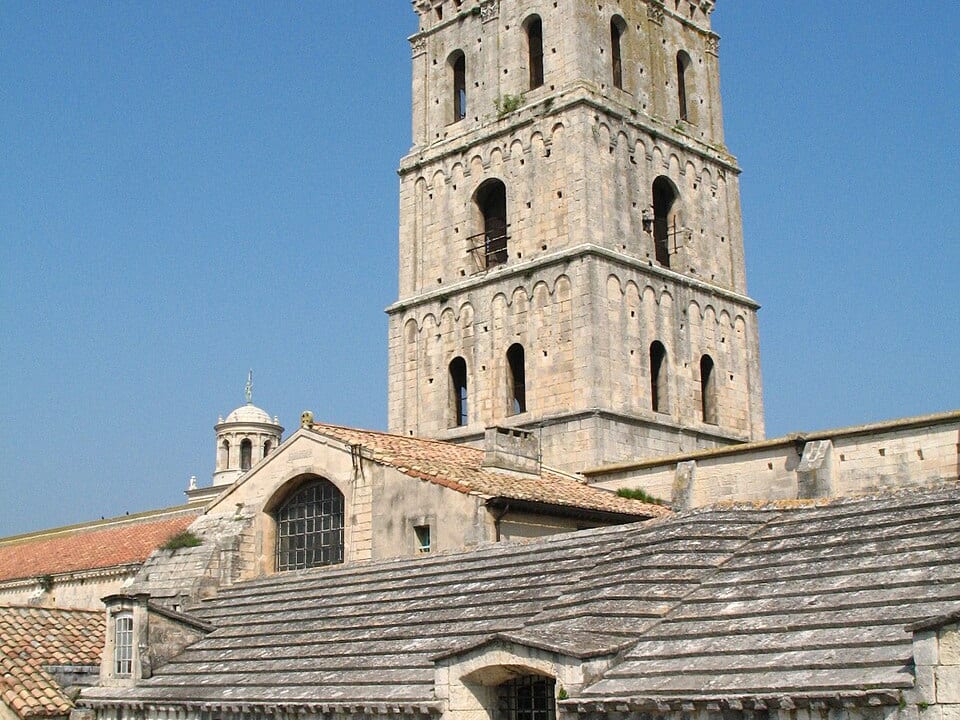 Cathédrale Saint-Trophime d'Arles — édifice religieux à Arles (Bouches-du-Rhône (13)) (13), monument historique (Classé MH) — vue 3
