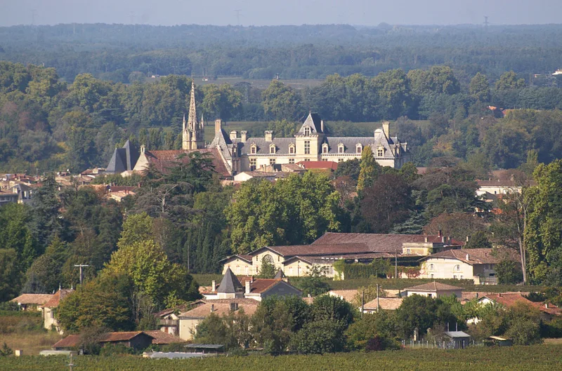 Château de Cadillac — château à Cadillac (33), monument historique (Classé MH)