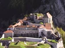 Château de Joux — château à La Cluse-et-Mijoux (25), monument historique (Classé MH) — vue 2