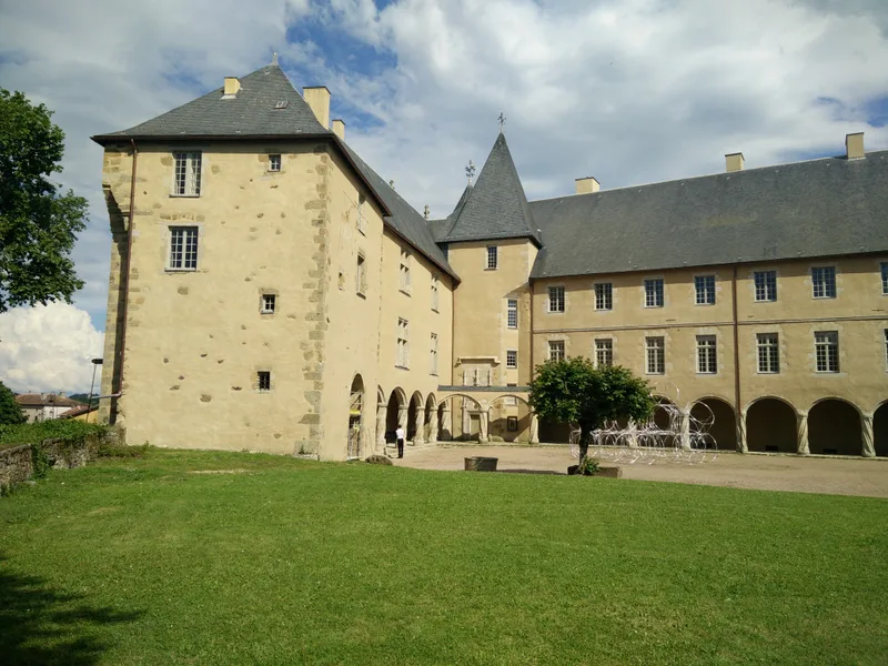 Château de Rochechouart — château à Rochechouart, Haute-Vienne, classé mh