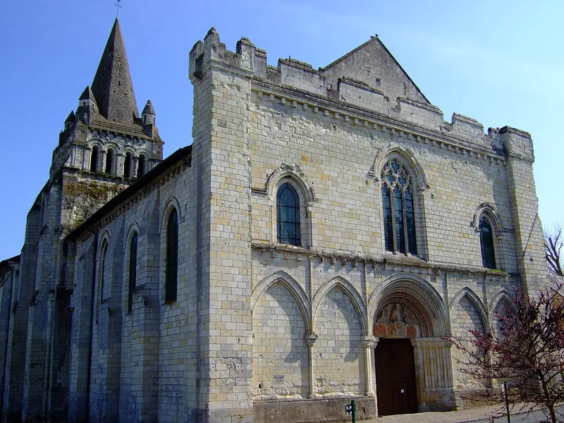 Église Notre-Dame de Cunault (ancienne prieurale) — édifice religieux à Chênehutte-Trèves-Cunault (Maine-et-Loire (49)) (49), monument historique (Classé MH)